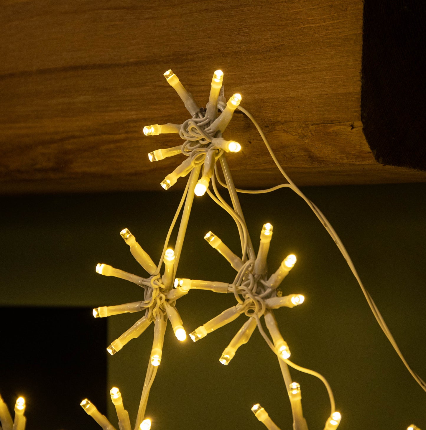 50cm Light up White Hanging Christmas Sparkle Star with 160 Warm White LEDs