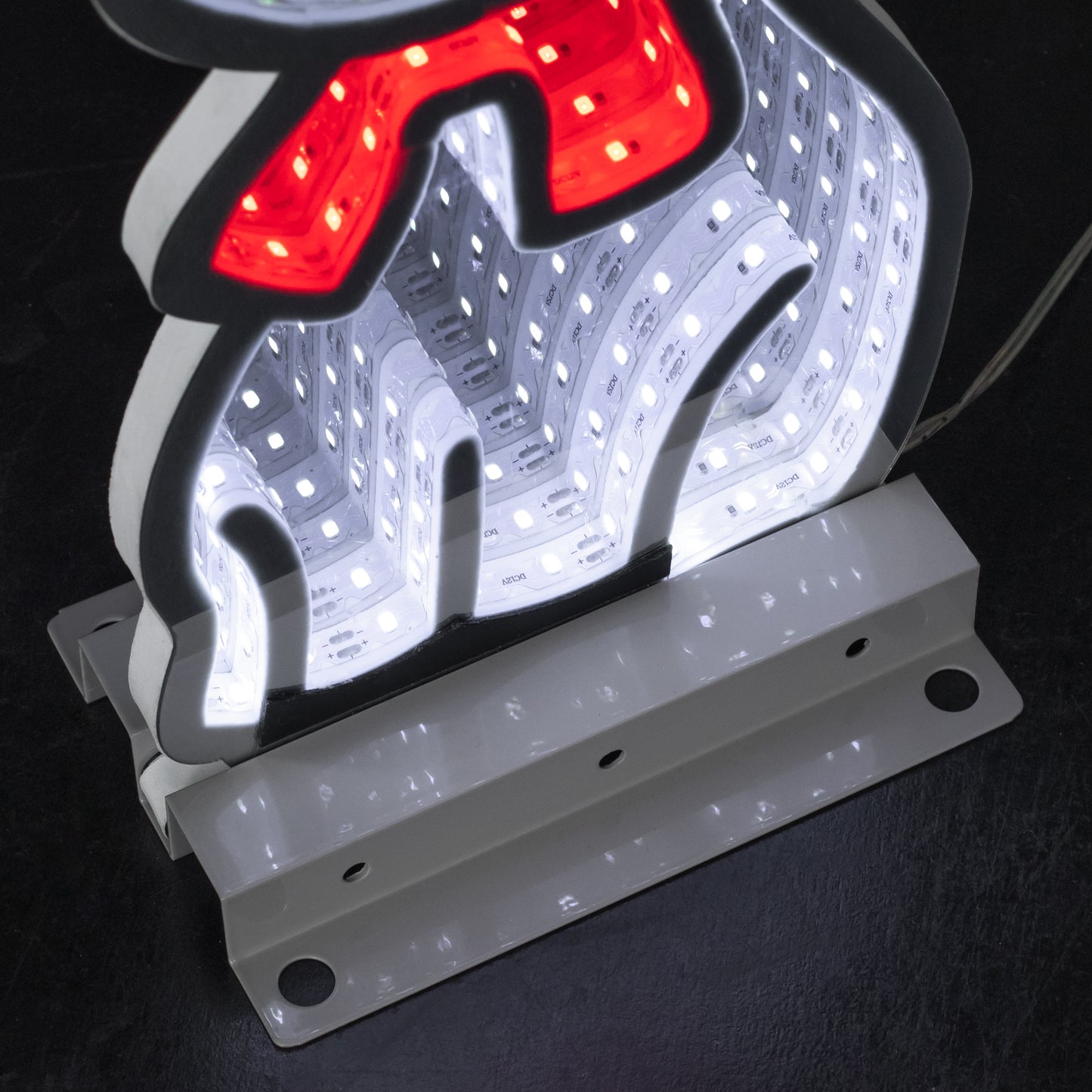 40cm Light up Christmas Reindeer Infinity Mirror Decoration on Metal Base with LEDs