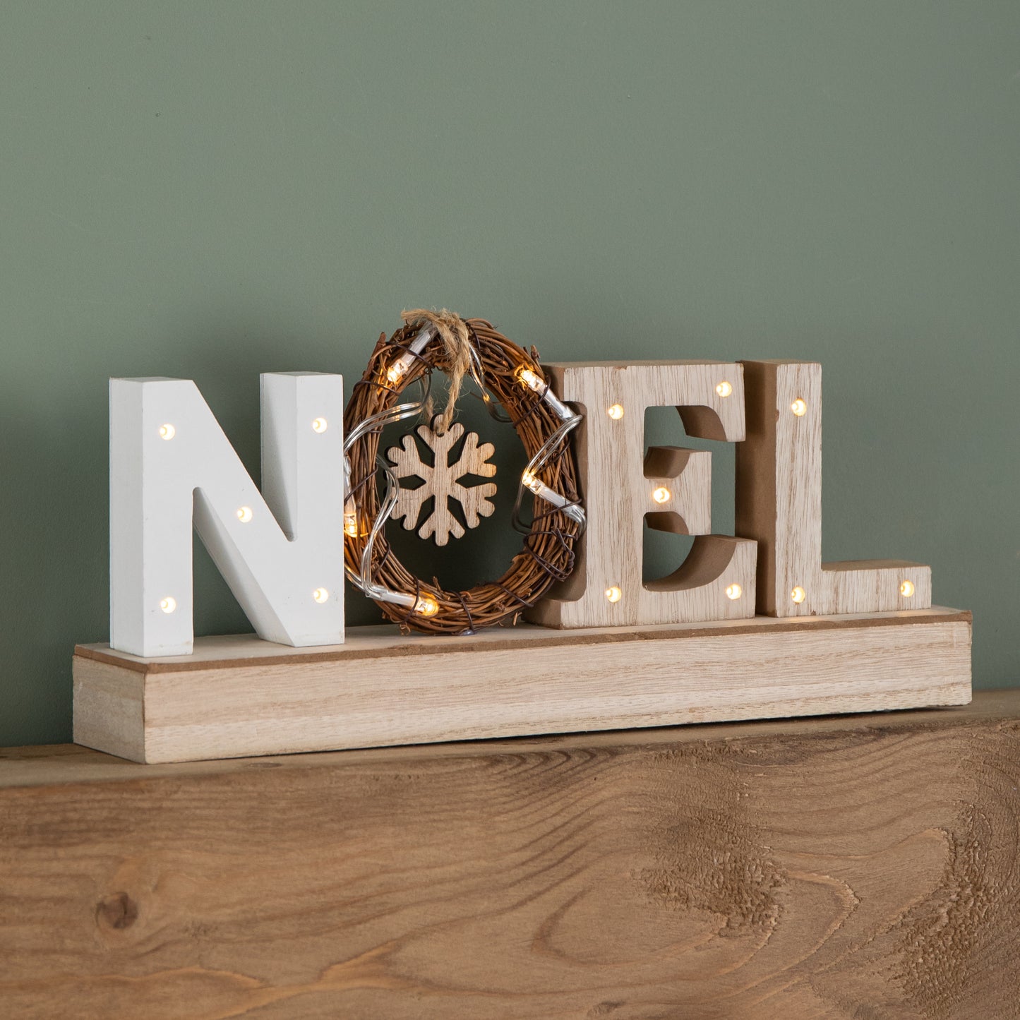 12cm Battery Operated Light up Wooden Noel Christmas Decoration with Snowflake & 18 Warm White LEDs