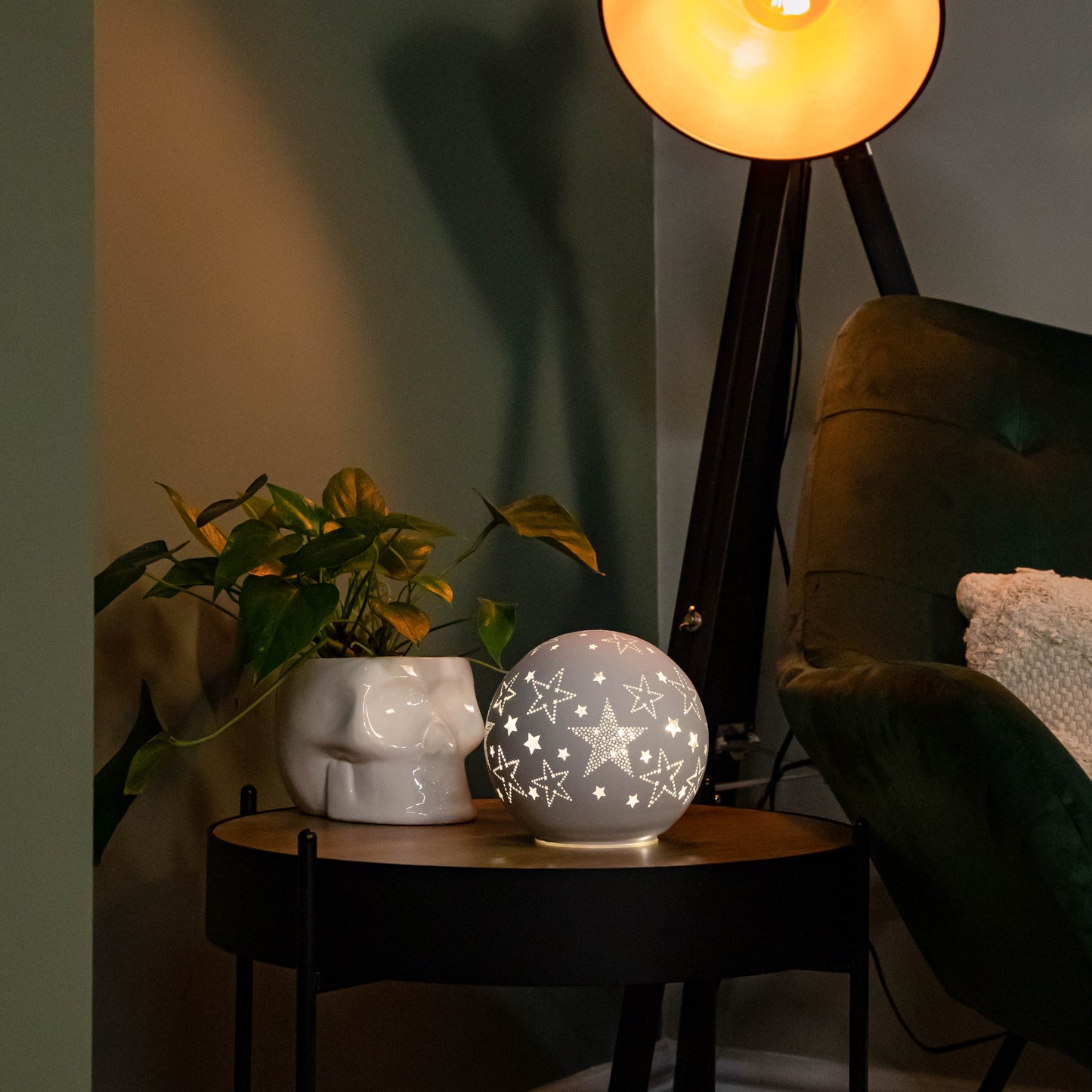 15cm Battery Operated Light up Star Glass Ball in White with Warm White LEDs