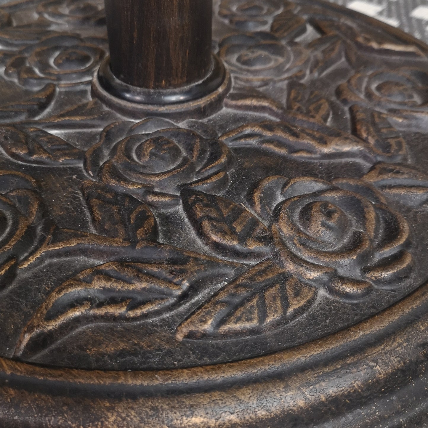 Outdoor 4 Person Rectangular Glass Top Garden Dining Table Chairs Beige Parasol and Base Set