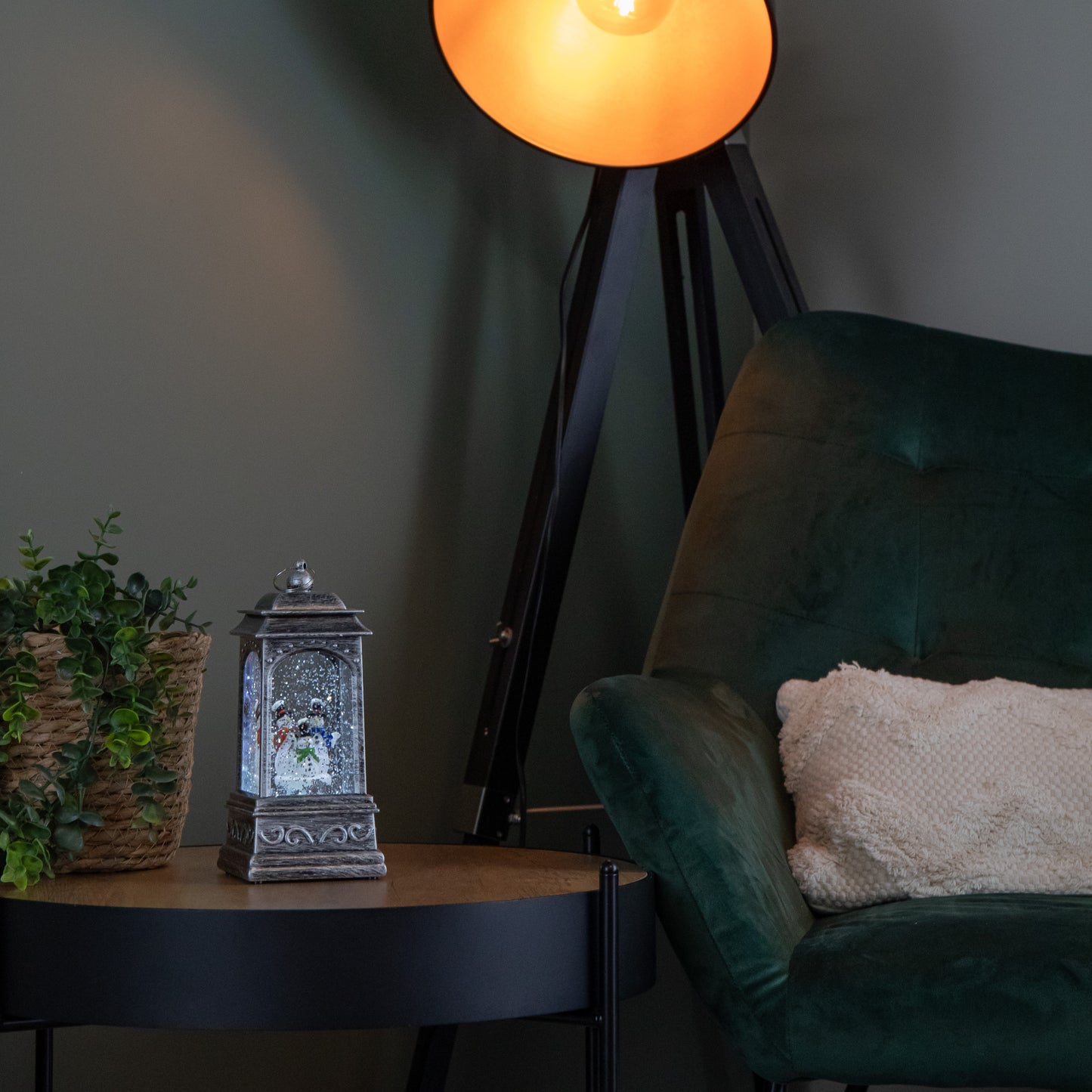 20cm Dual Powered Light up Christmas Water Spinner with 3 Snowmen and White LEDs