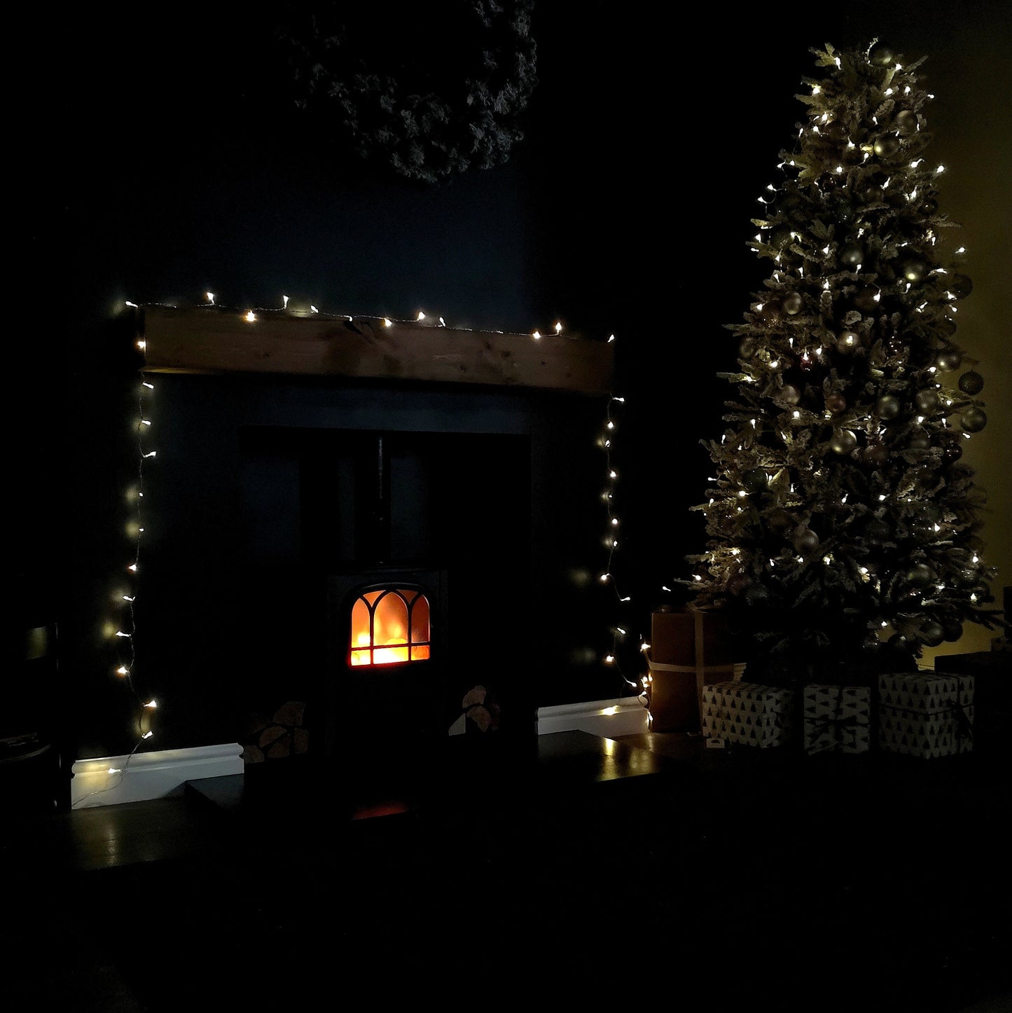 20m Battery Operated Indoor Outdoor Christmas String Lights with 200 LEDs in Warm White