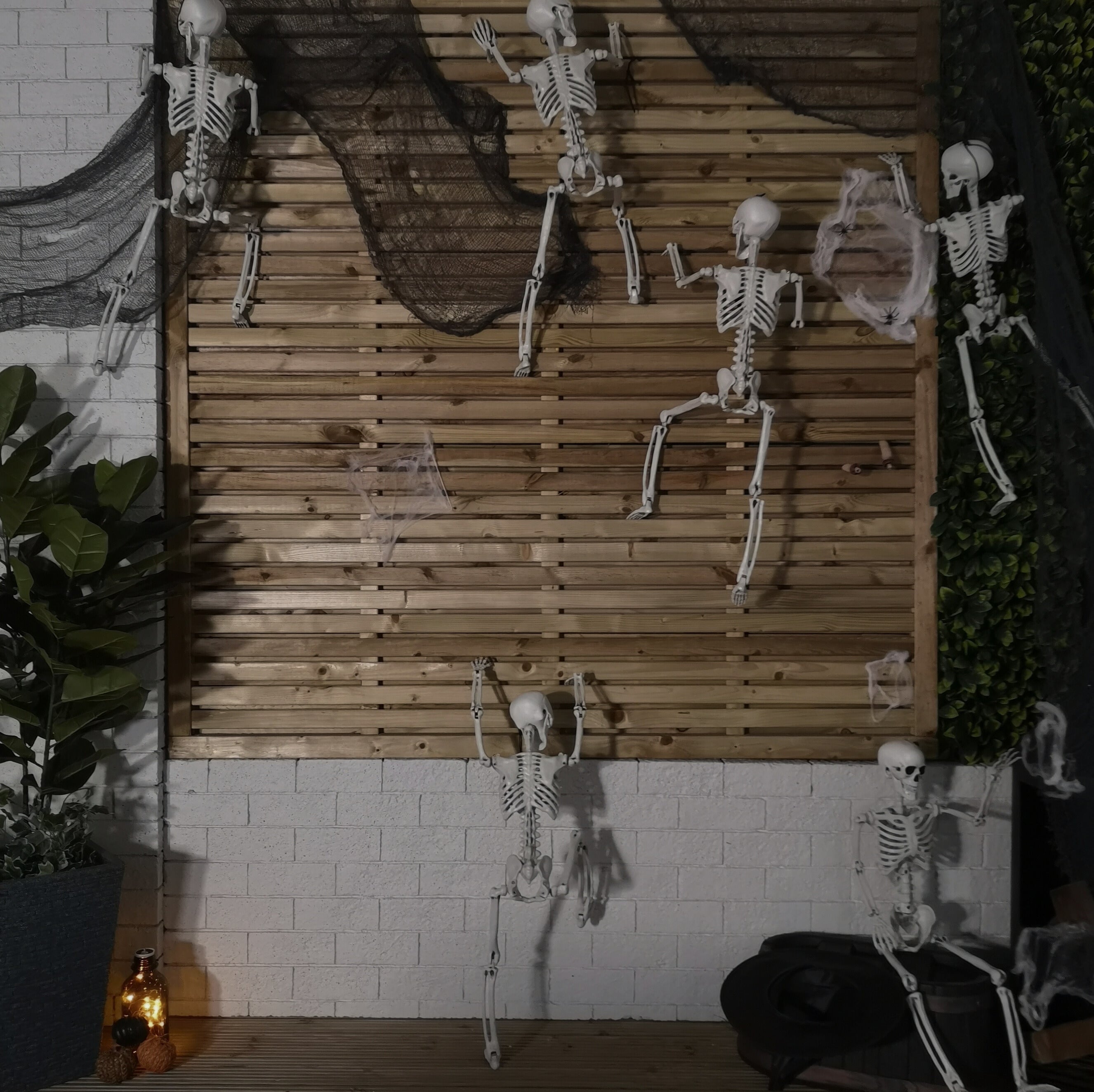 90cm (3ft) Posable Full Body Halloween Skeleton Decoration with Movable Joints