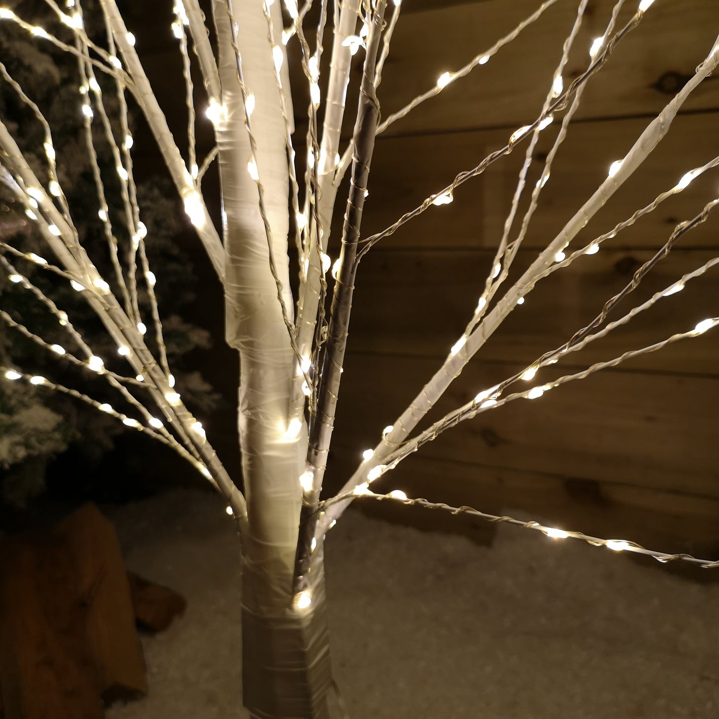 Factory Seconds: 4ft (1.2m) White Modelling Micro Dot Tree with 500 Twinkling LEDs in Warm white