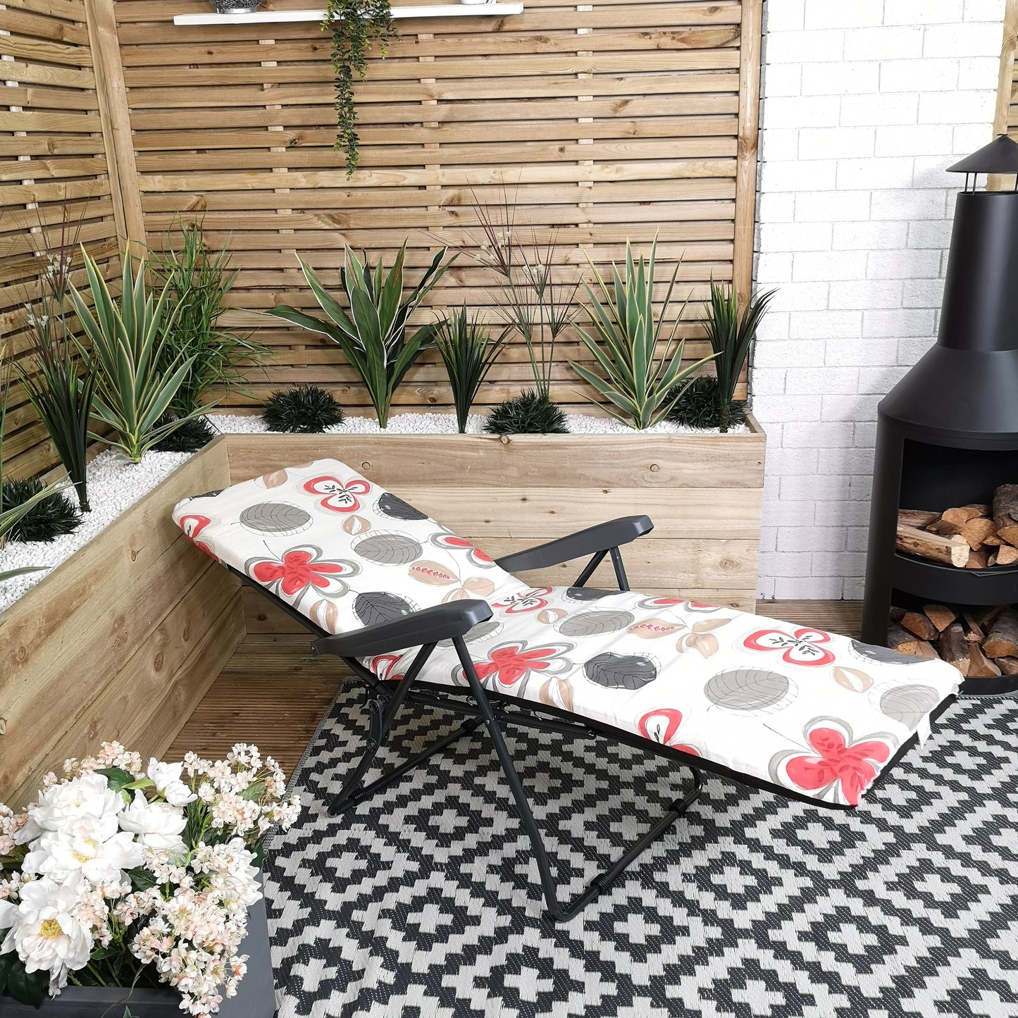 Factory Seconds: Padded Outdoor Garden Patio Recliner / Sun Lounger with Flowers
