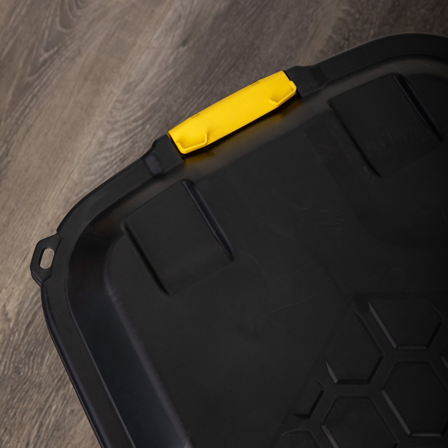 145L Heavy Duty Lockable & Stackable Storage Tub Chest on Wheels with Clips in Black
