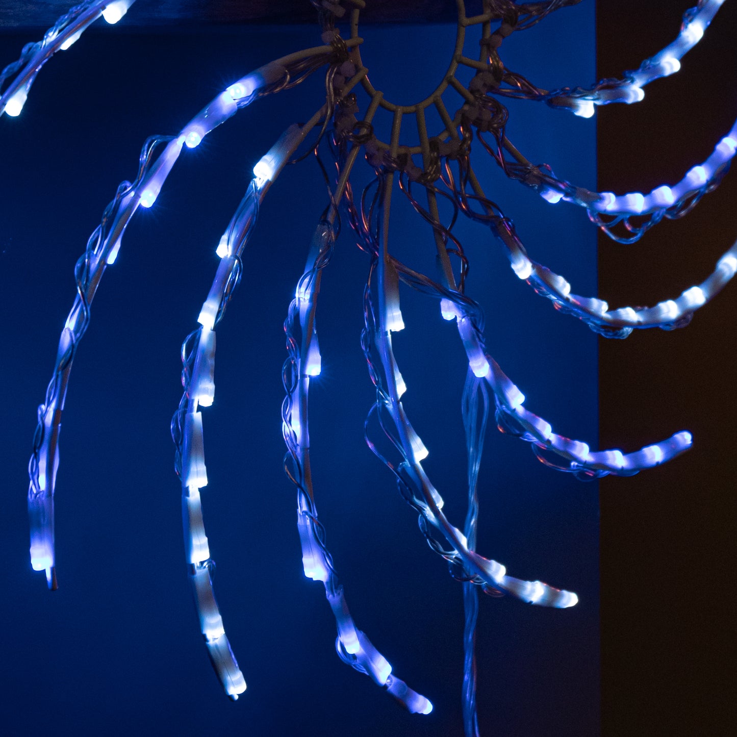 50cm Light up Christmas Spinner Decoration with 128 Blue and White LEDs