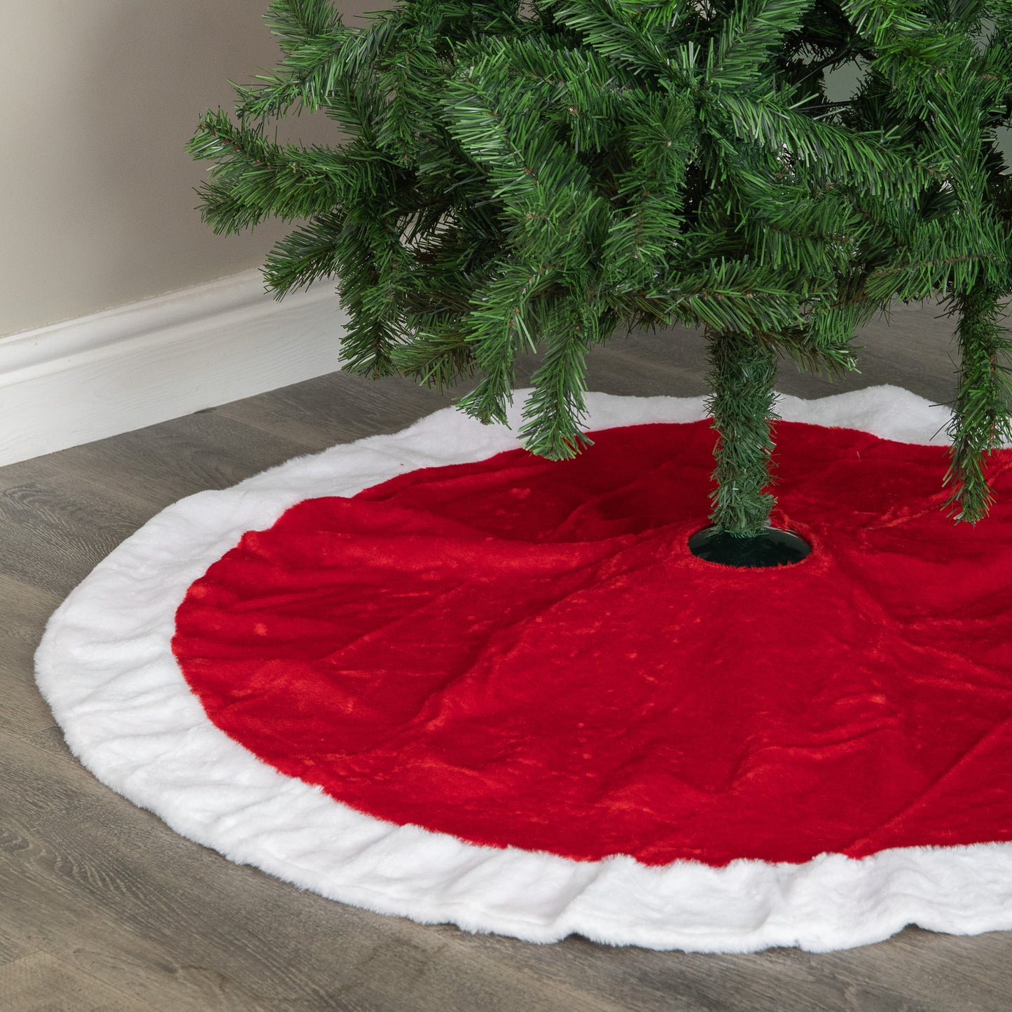 1.2m Red and White Soft Fabric Traditional Christmas Tree Skirt