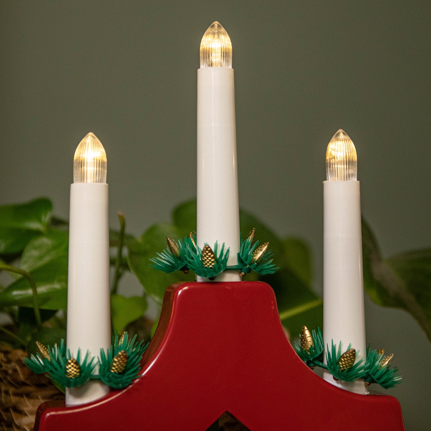 41cm Battery Operated Light up Red Christmas Candle Bridge with 7 Warm White LEDs