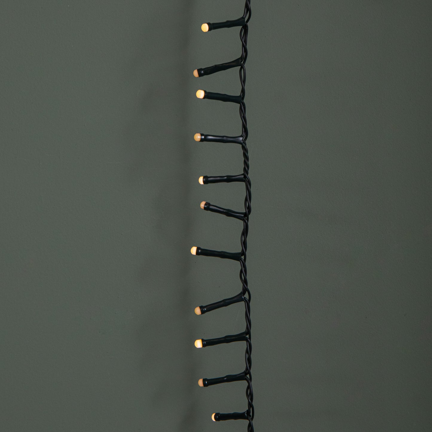 9m 360 LED Battery Operated Christmas BerryBrights String Lights in Warm White