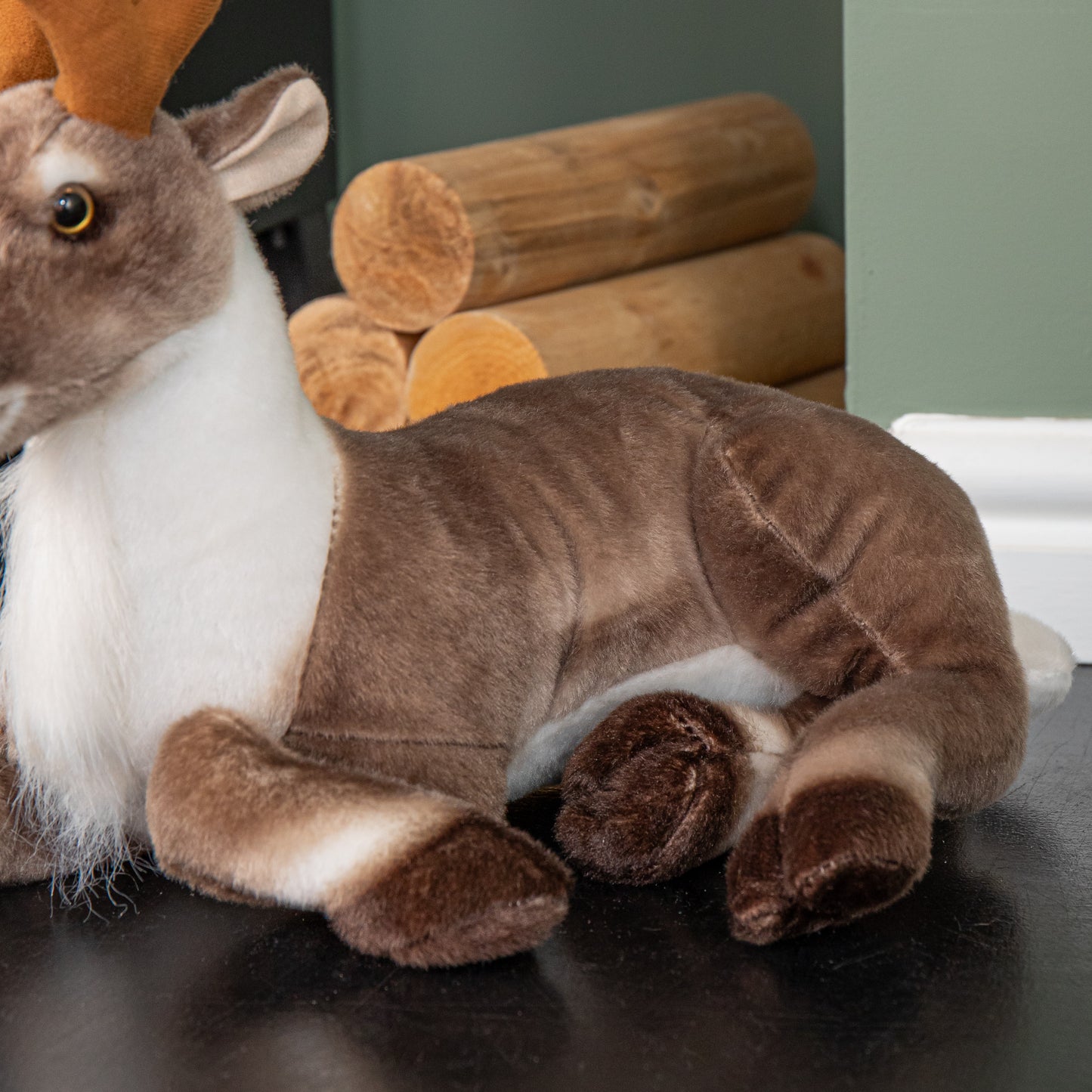 40cm Plush Soft Fabric Sitting Reindeer Christmas Cuddly Decoration