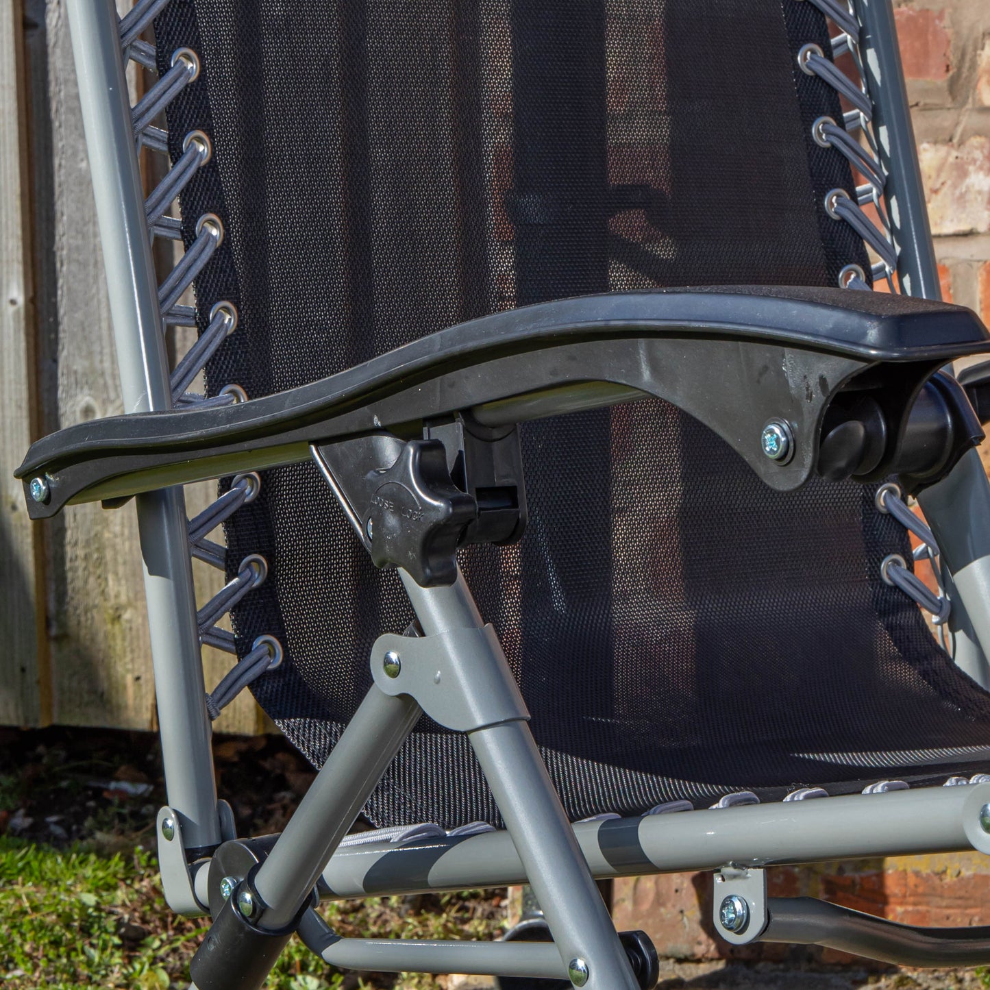 Multi Position Garden Zero Gravity Relaxer Chair Sun Lounger in Black & Silver