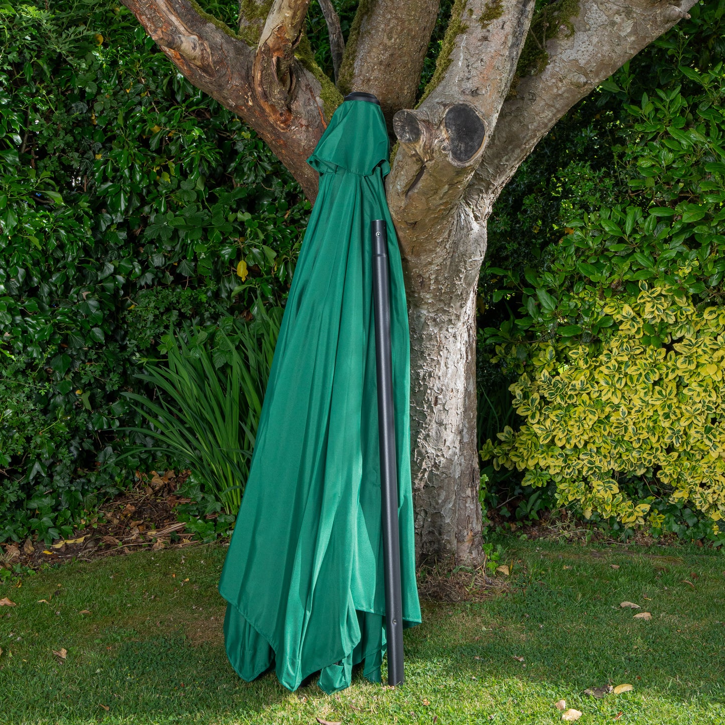 Samuel Alexander 2.7m Havana Garden Patio Parasol with Crank Handle in Green