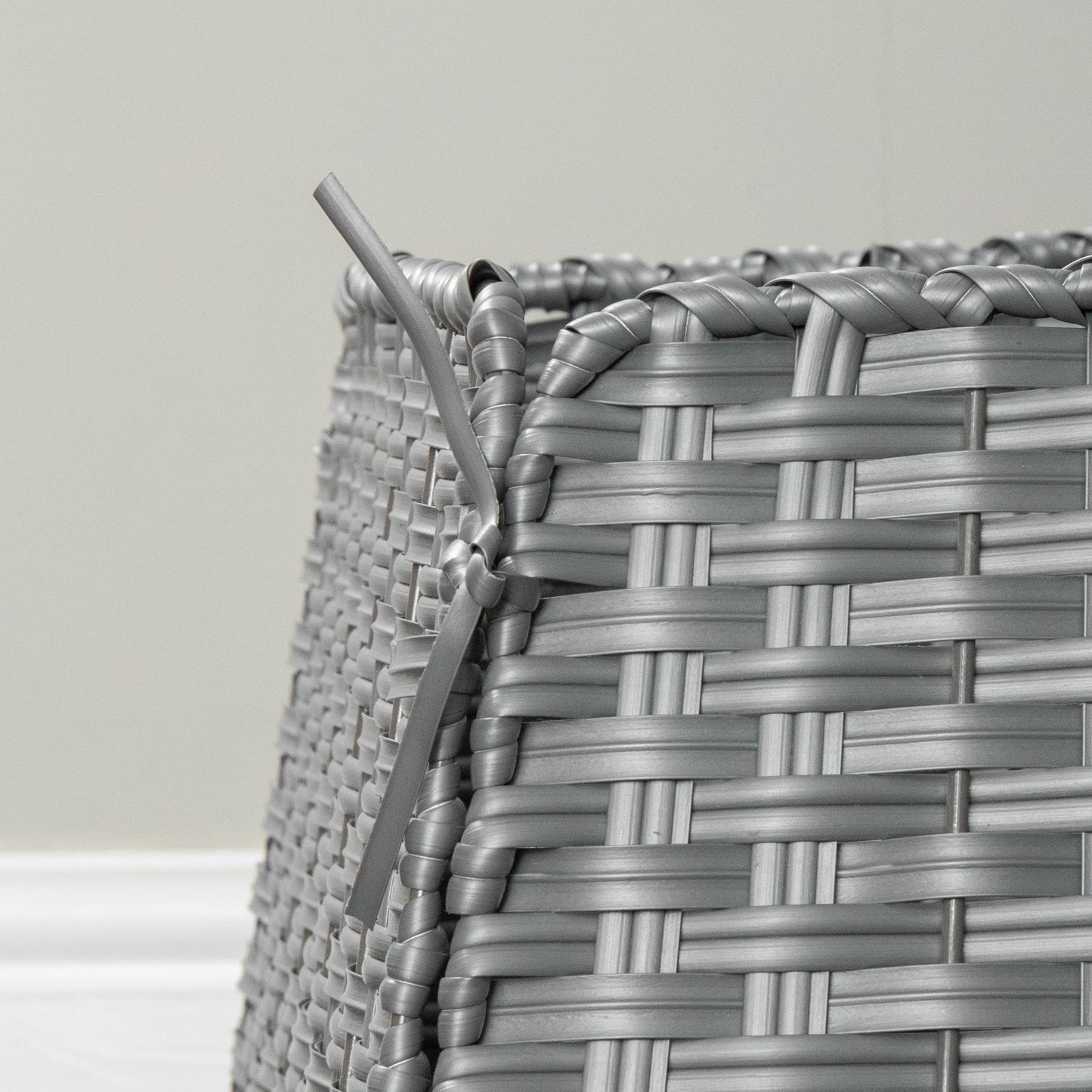 47cm x 46cm Samuel Alexander Foldable Faux Rattan Christmas Tree Skirt in Grey