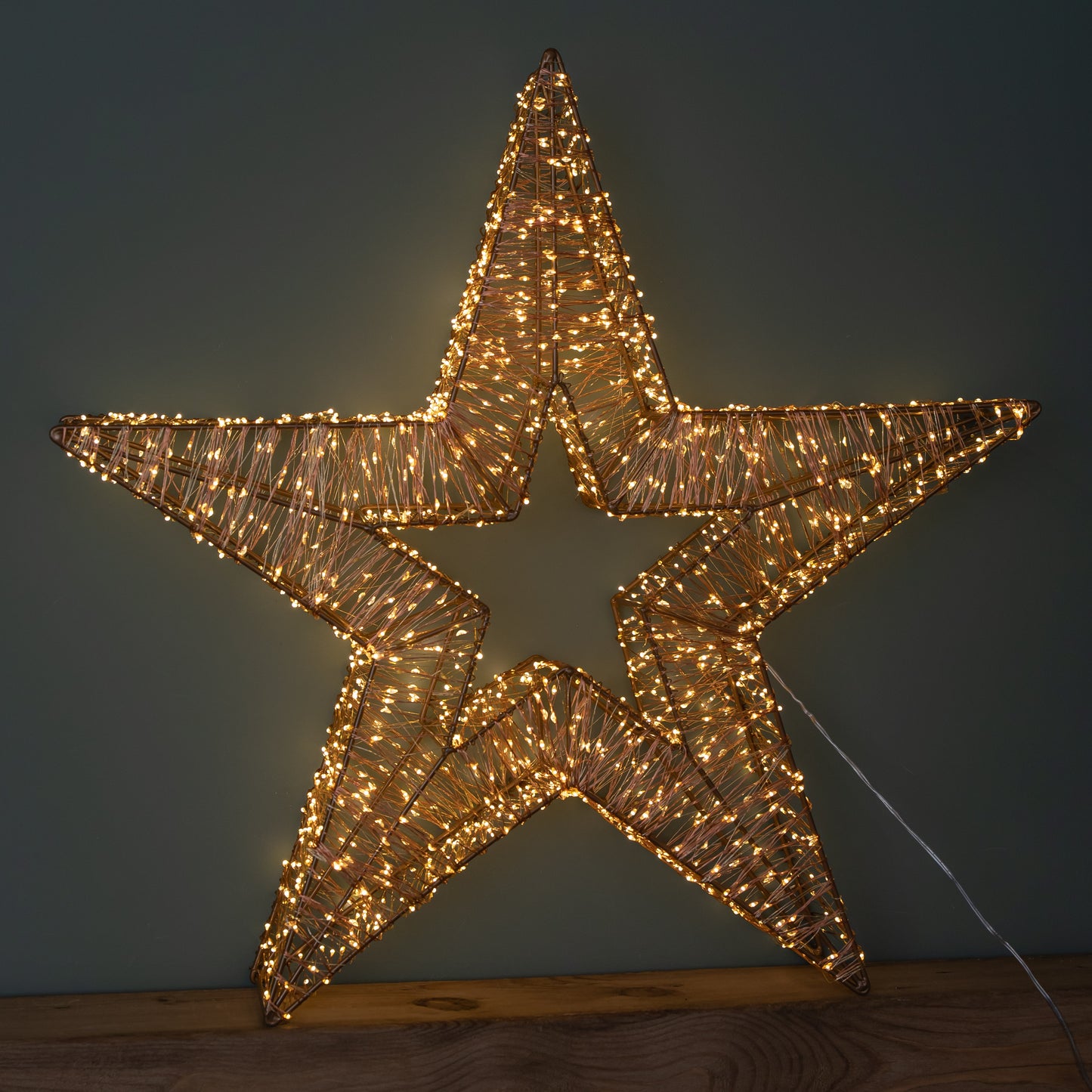 60cm Light up Metal Gold Christmas Star Sculpture Decoration with 1700 Warm White LEDs