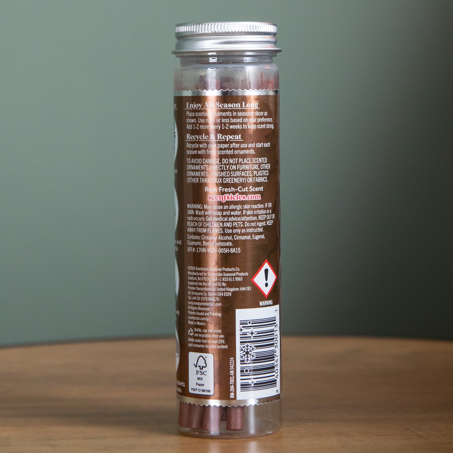 3 Packs of 25g Two Dashes of Cinnamon Scented Christmas Scentsicles with 6 Hanging Hooks