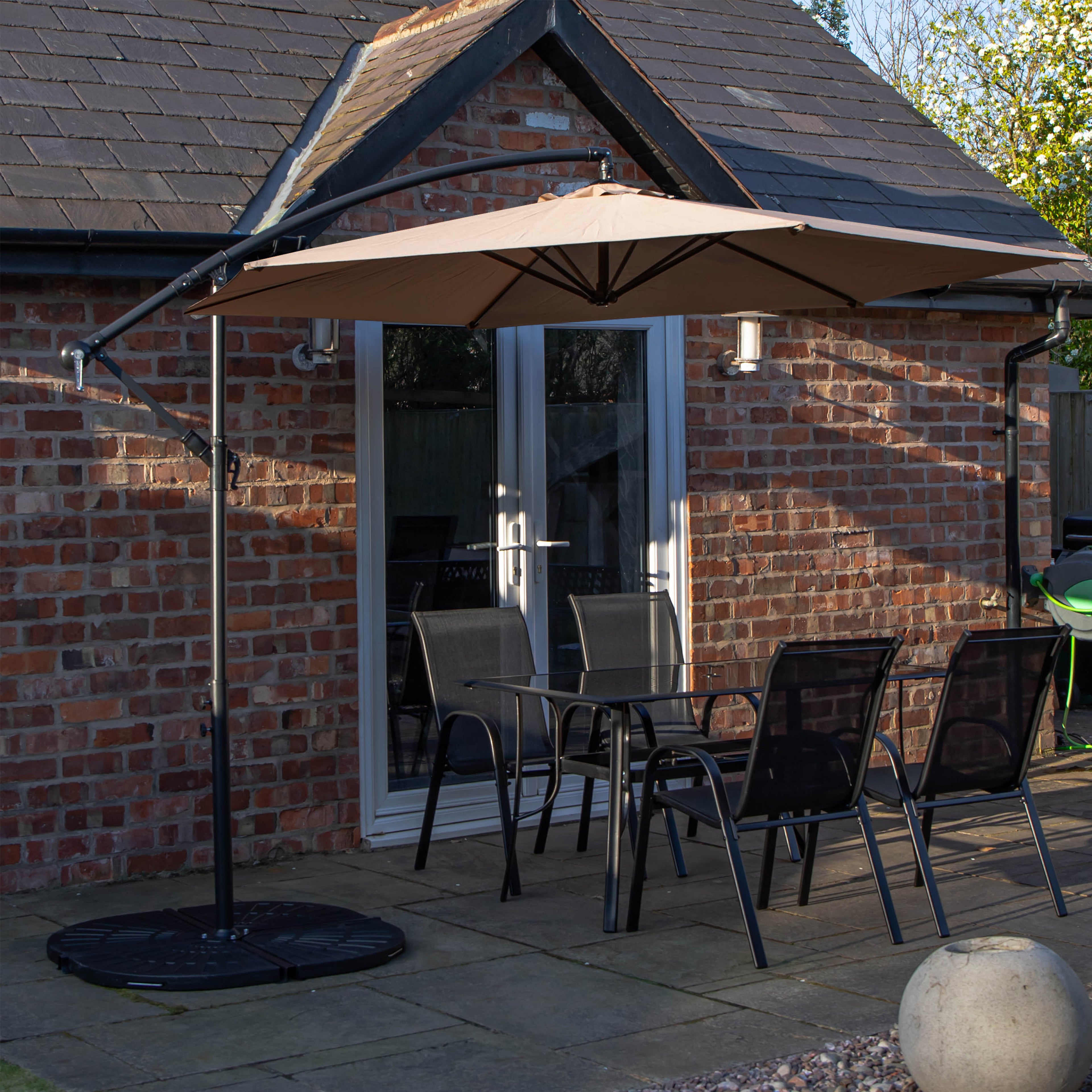 Outdoor 4 Person Rectangular Glass Top Garden Dining Table Chairs With Beige Banana Parasol and Base
