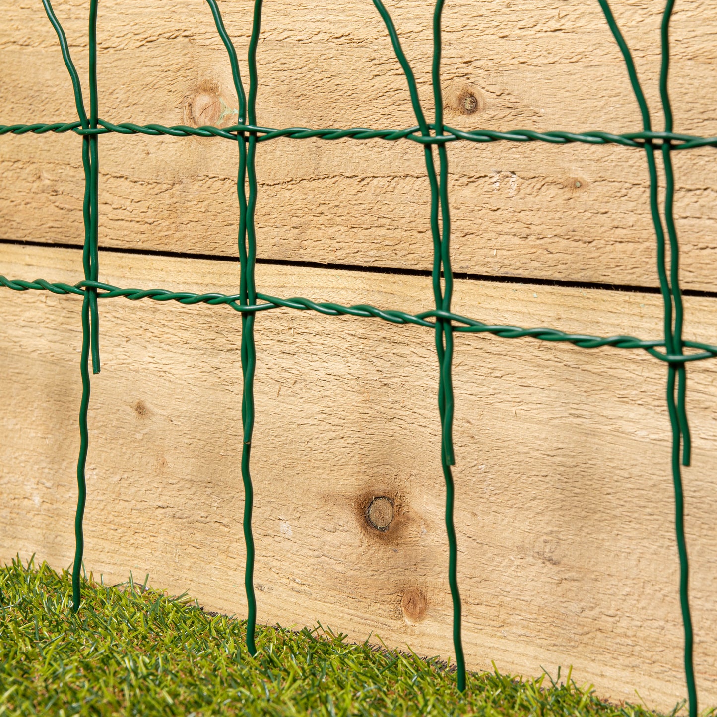 10m x 25cm Green PVC Coated Metal Garden Patio Border Fencing