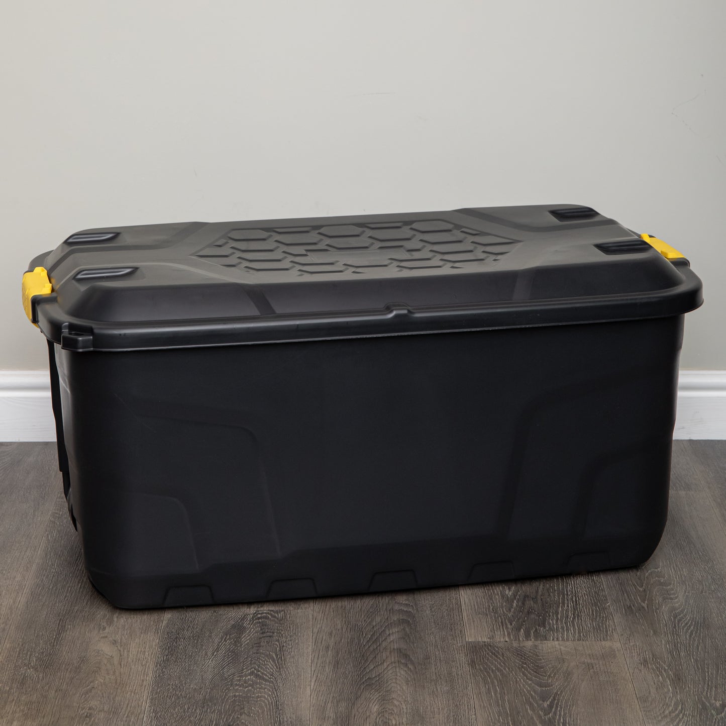 1 x 145L & 4 x 24L Heavy Duty Lockable & Stackable Storage Tub Chest with Clips