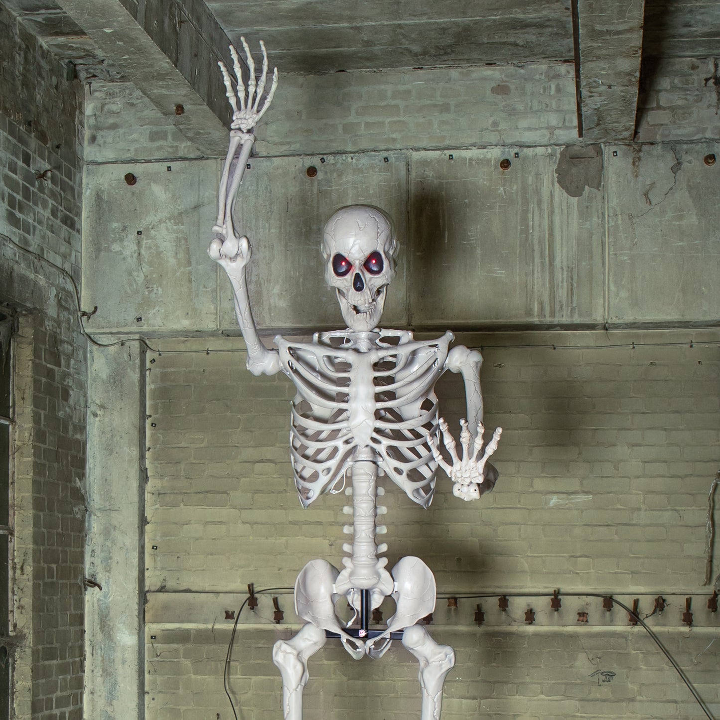 10ft (3m) Posable Full Body Skeleton Halloween Decoration with Movable Arms and LED Eyes