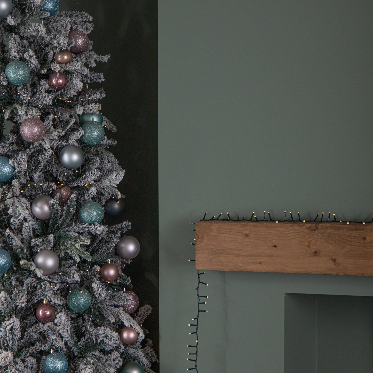 9m 360 LED Battery Operated Christmas BerryBrights String Lights in Warm White