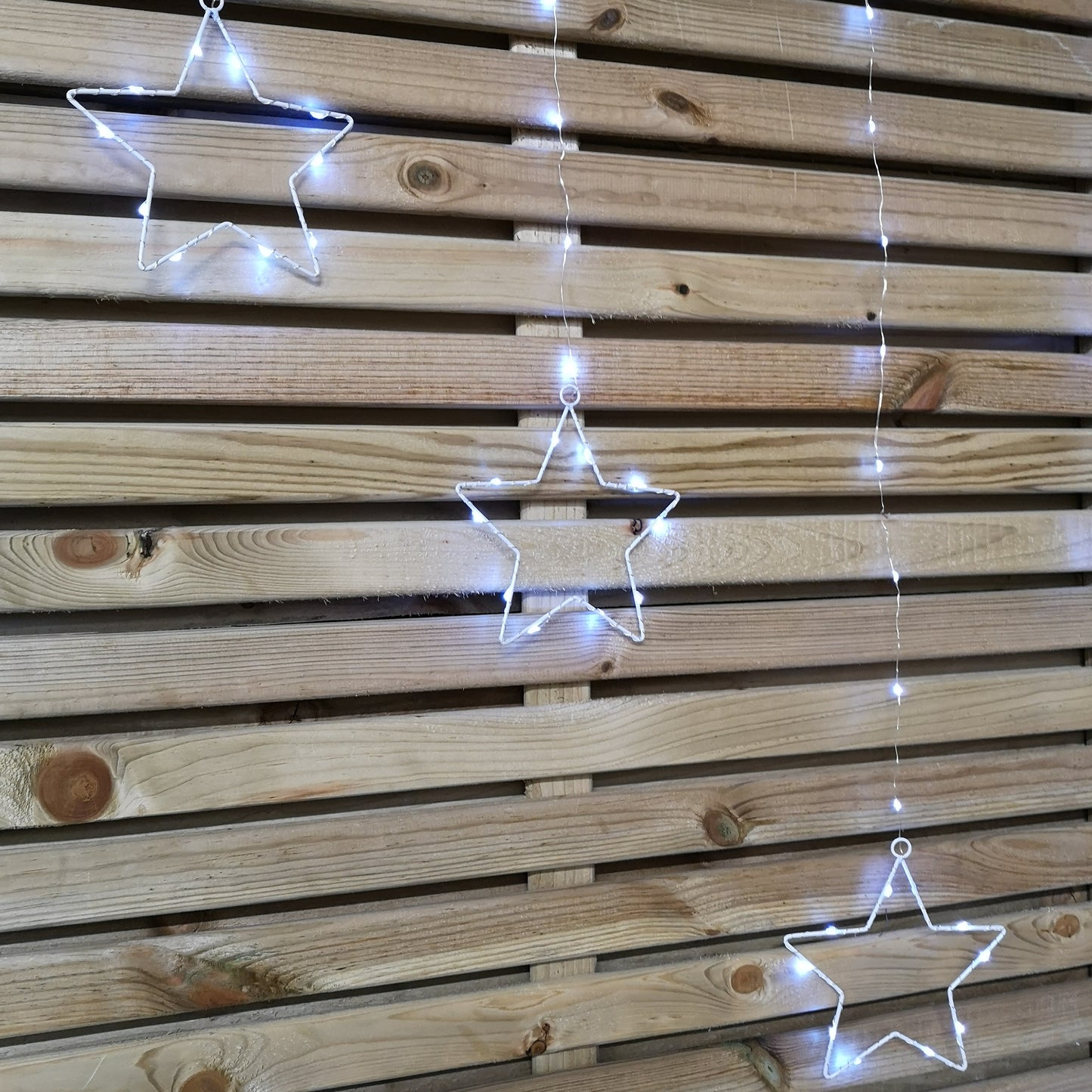 1.2m Battery Operated Christmas Star Curtain Lights with 140 White LEDs