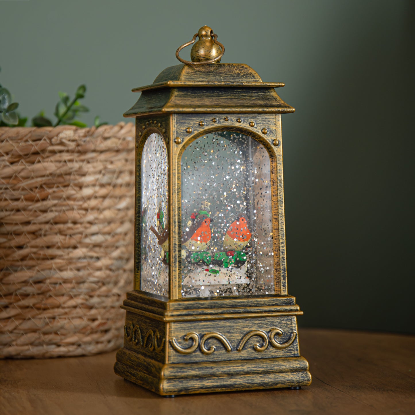 21cm Battery Operated Christmas Robin Scene Glitter Water Spinner Lantern Decoration