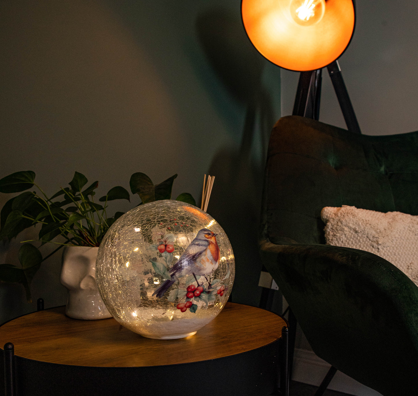 20cm Battery Operated Light up Robin Crackle Glass Ball with 15 Warm White LEDs