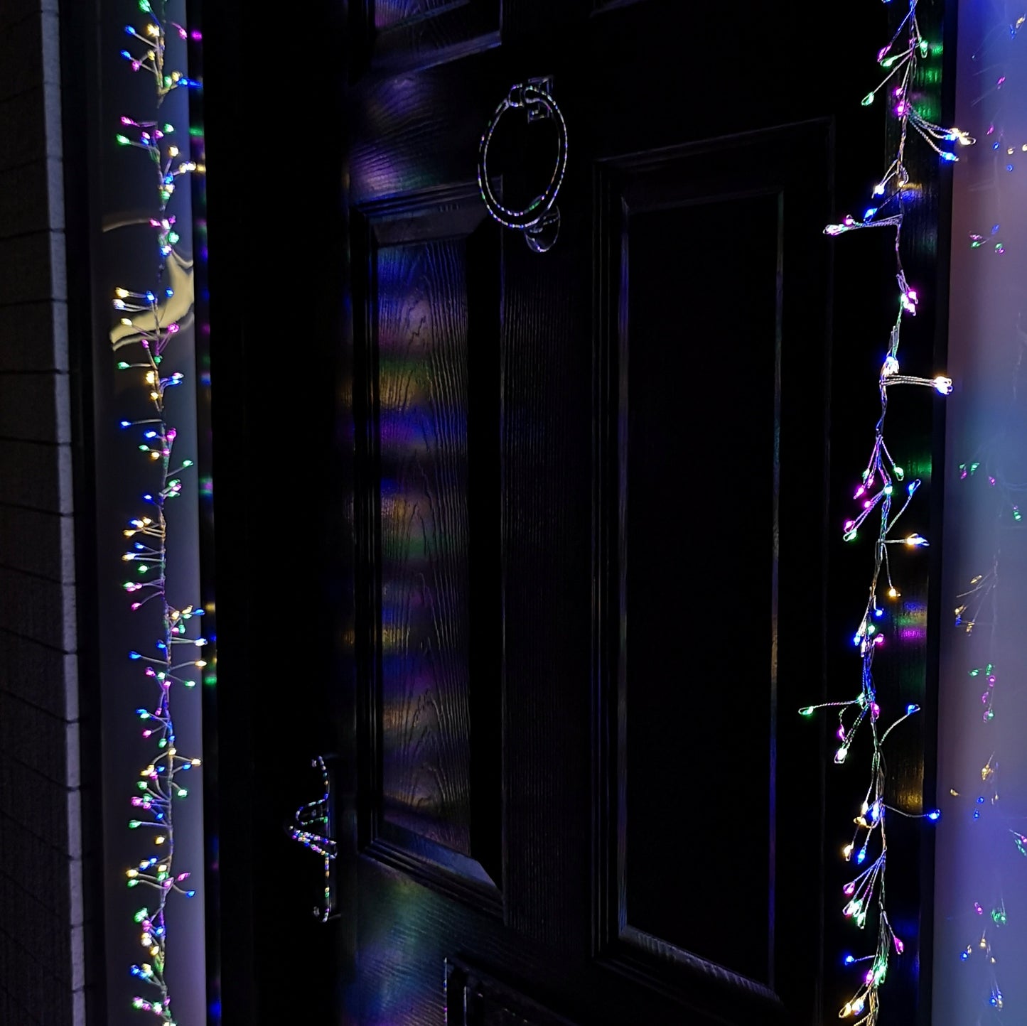 Factory Seconds: 5.5m 880 LED Indoor Outdoor Christmas Door Lights in Multi-Coloured