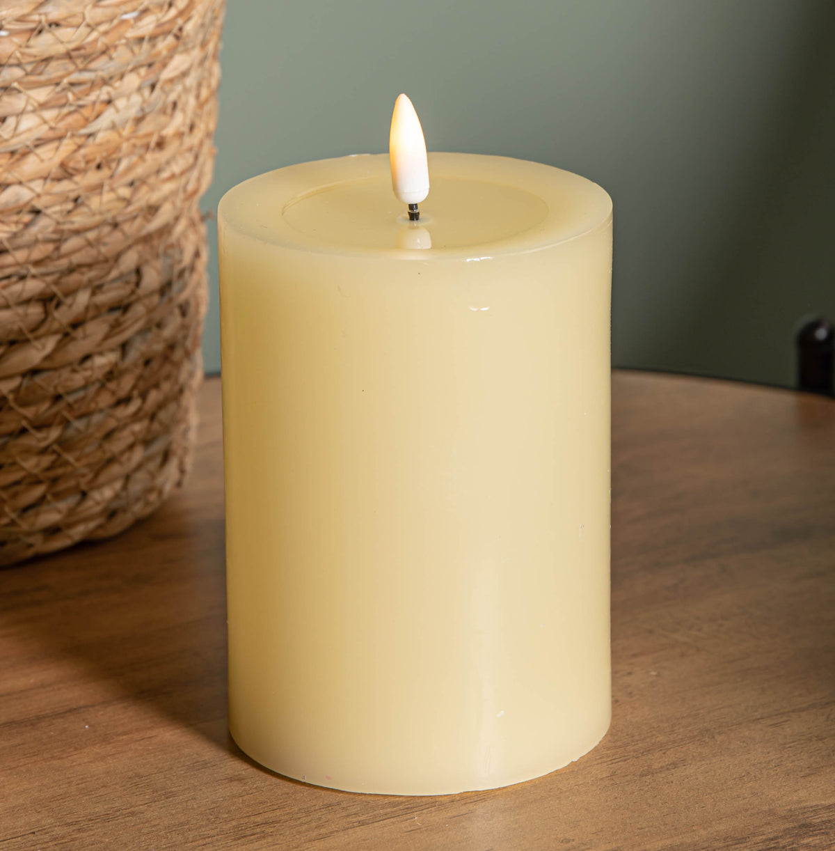 9cmx13cm Cream Wax Melted Pool Effect Candle with Timer Function and Warm White LED