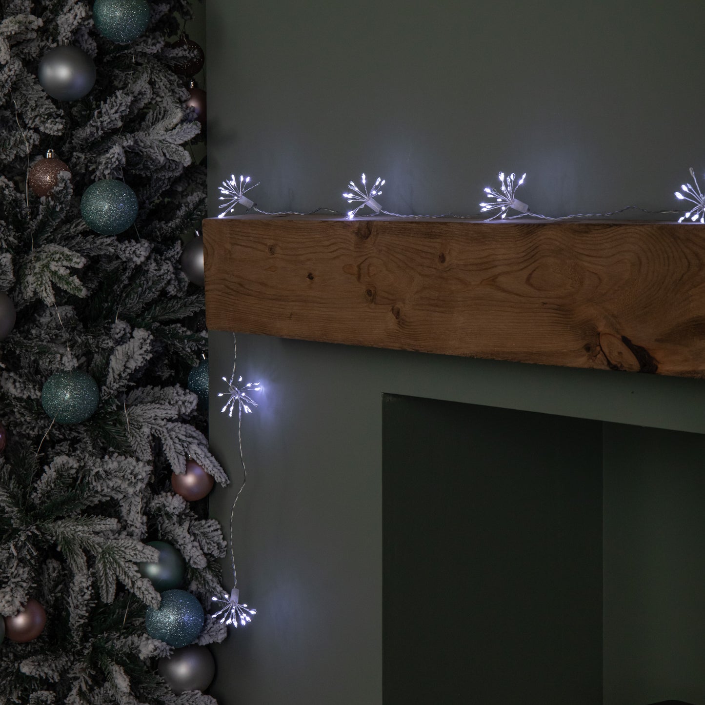 2.7m Set of 10 Twinkling Christmas Starburst String Lights with 200 White LEDs