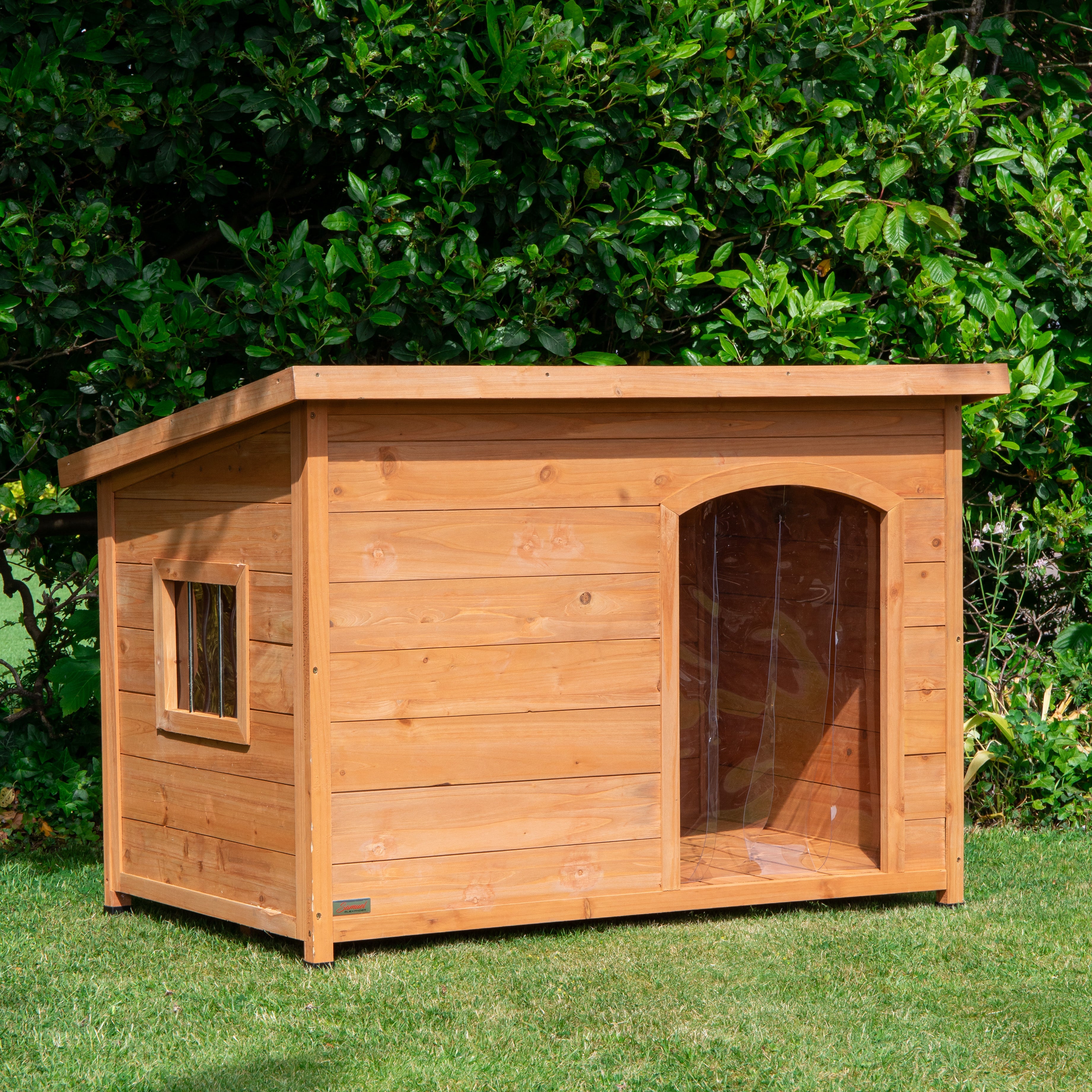 82cm x 1.16m Large Outdoor Garden Wooden Dog House Kennel with Window