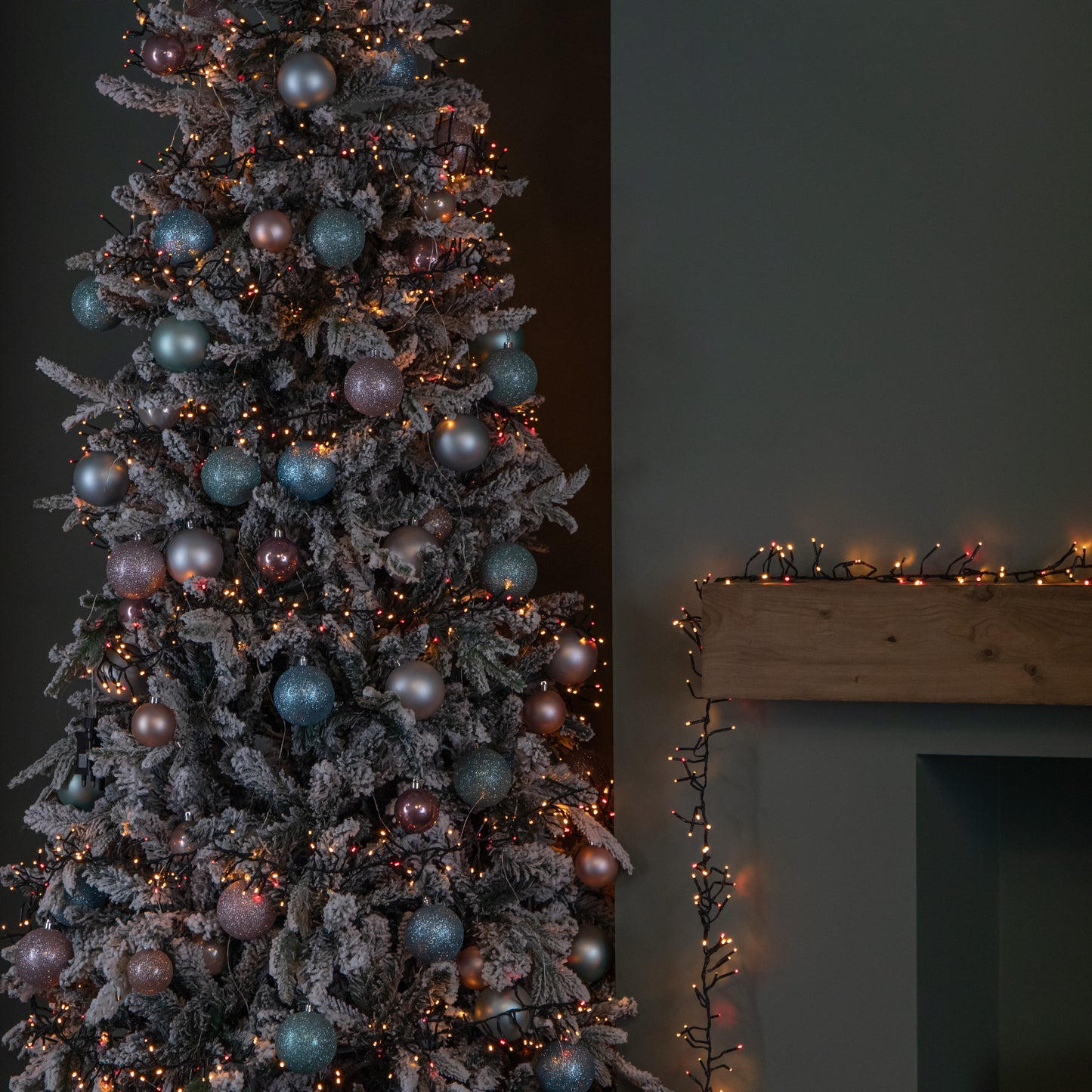 18.5m 1440 LED Christmas Cluster Multi-Action String Lights with Timer in Red & Vintage Gold