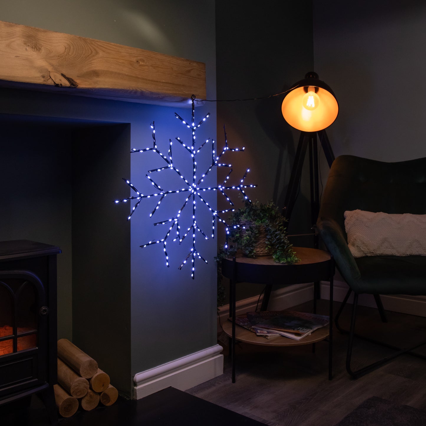 61cm Light up Twinkling Christmas Snowflake with 196 White LEDs