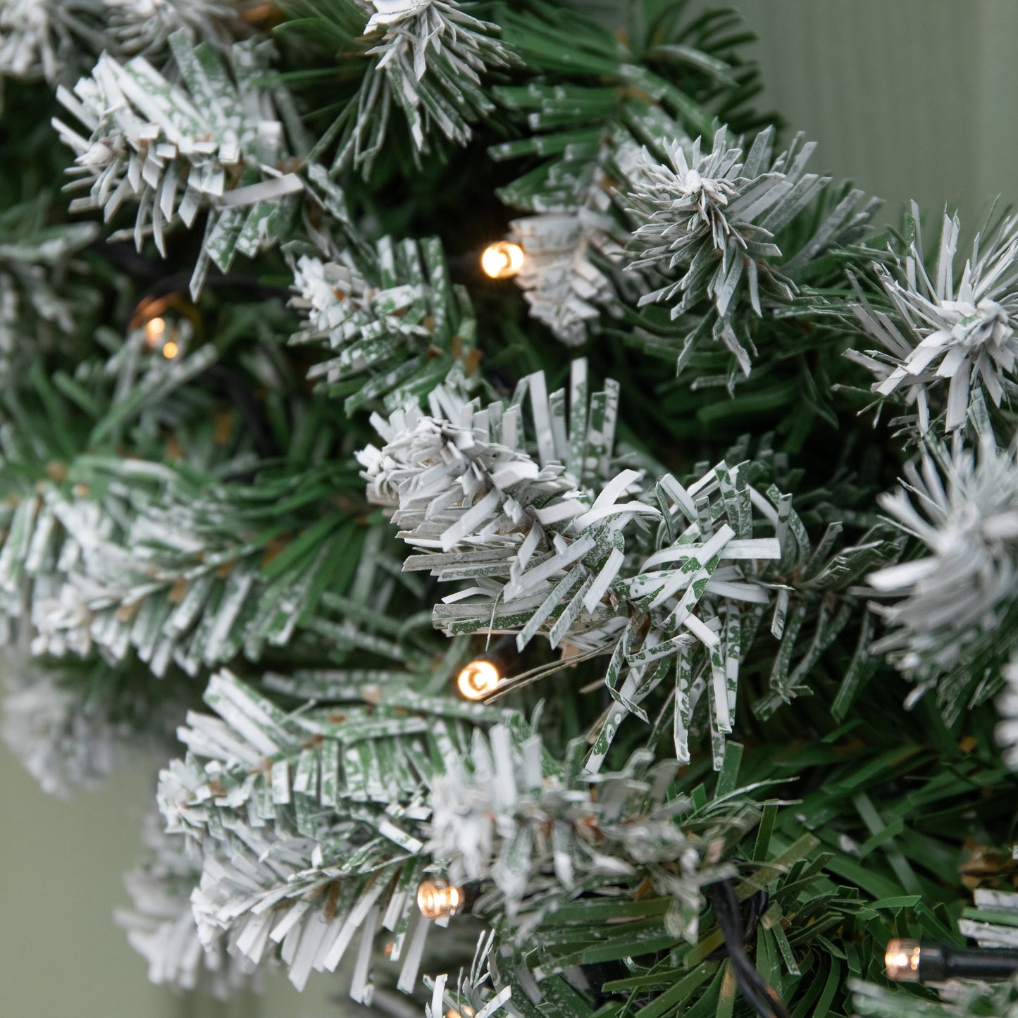 60cm Snow Tipped Christmas Wreath with 50 Warm White LEDs and 160 Bullet Tips
