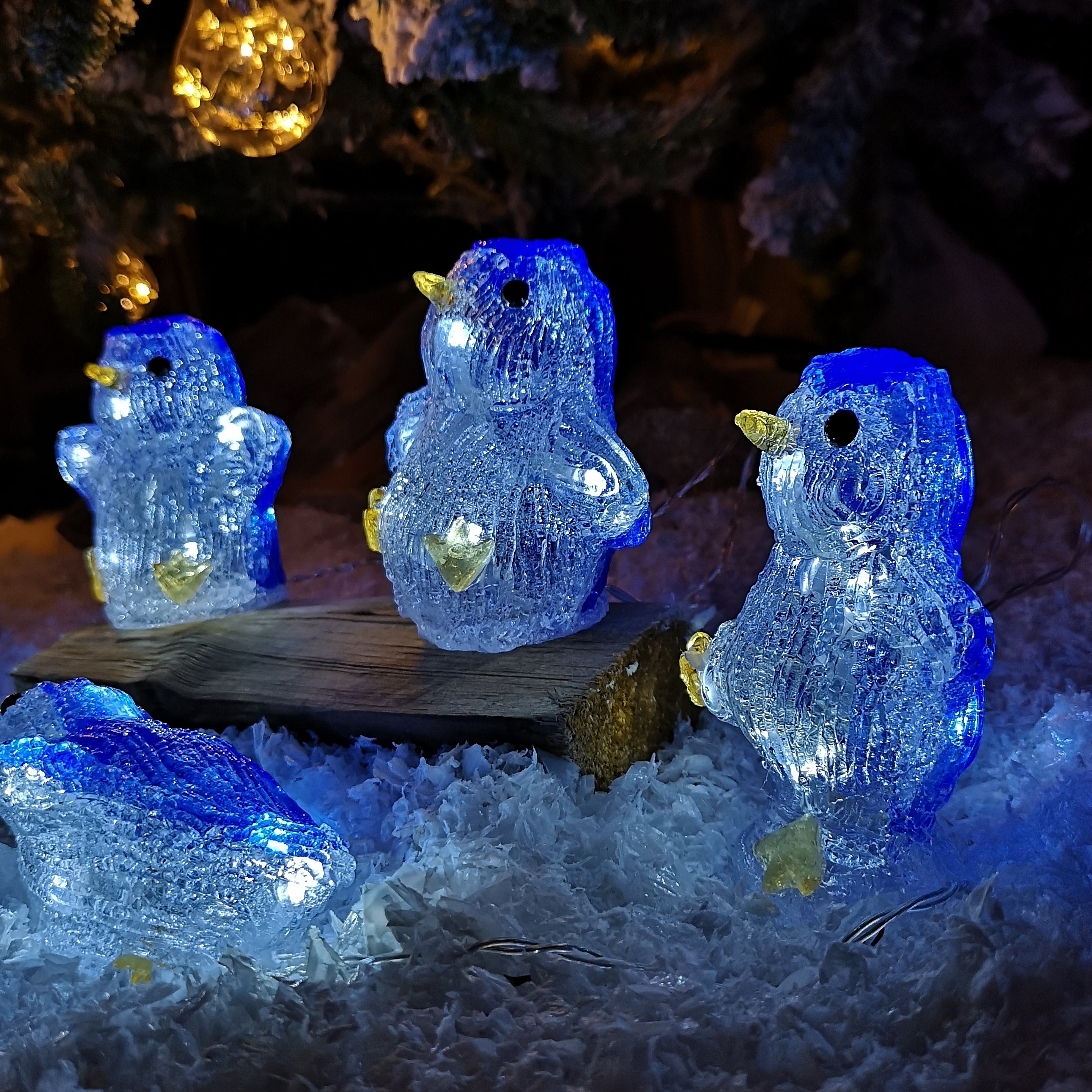 Set of 5 Acrylic Light Up LED Penguins Christmas Penguin Decorations Battery Powered