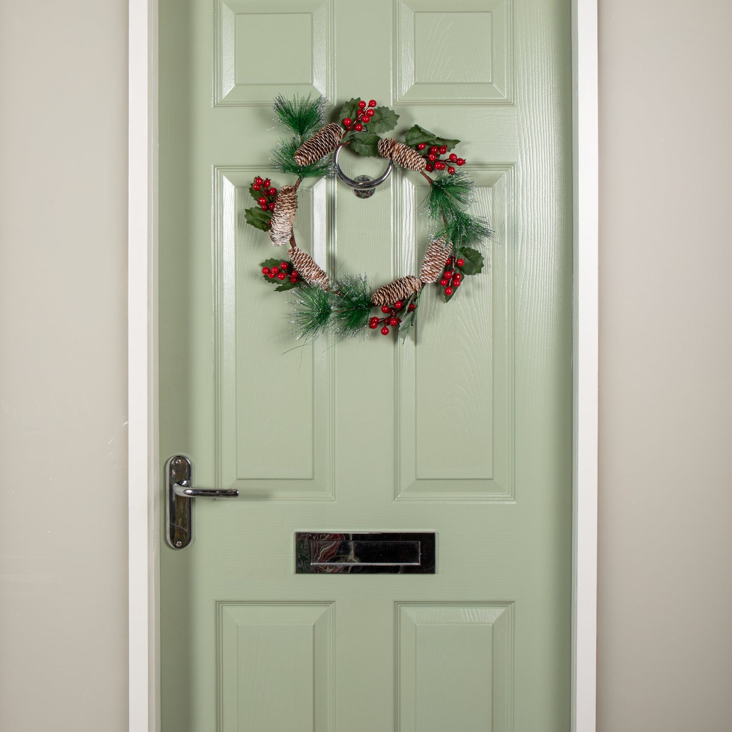 40cm Hanging Christmas Wreath with Red Berries and Pinecones