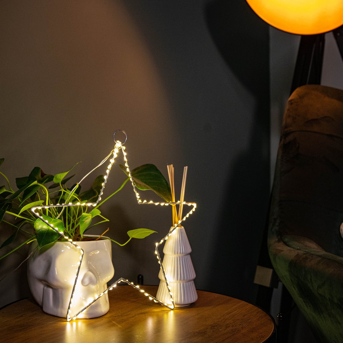 30cm Light up Dewdrop Christmas 2D Star with 120 Warm White LEDs & Timer Function