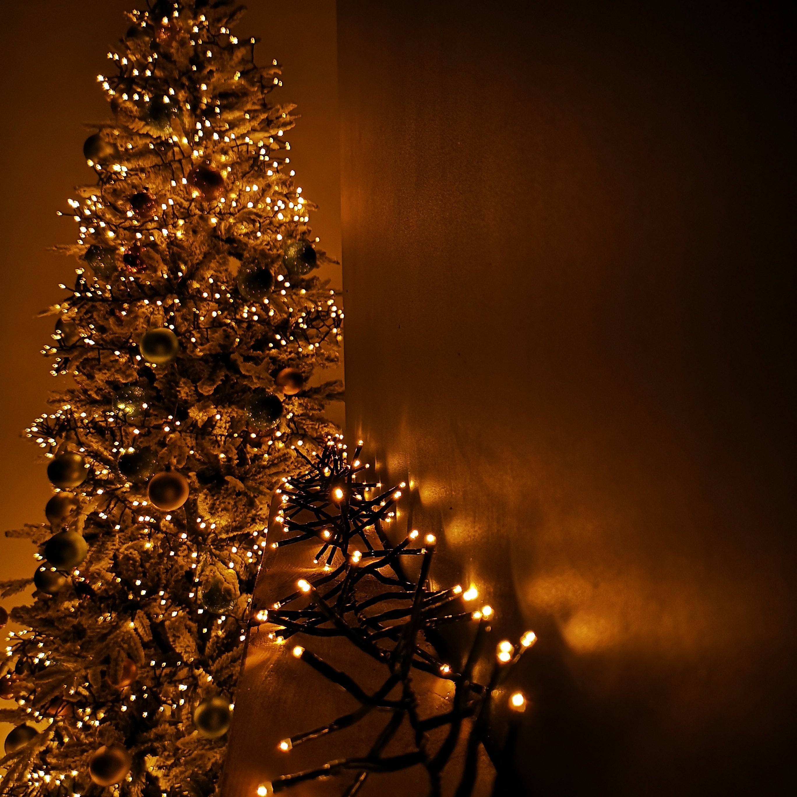 62.5m 5000 Vintage Gold LEDs Indoor Outdoor Cluster Christmas Lights with Timer