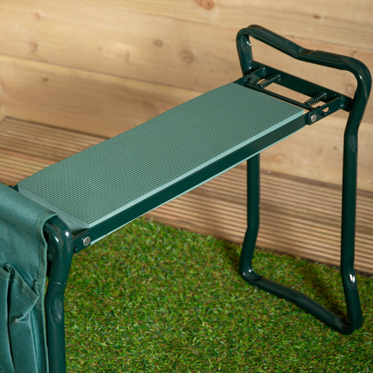 49cm x 59cm Garden Kneeling Pad with Chair and Detachable Tool Bag in Green