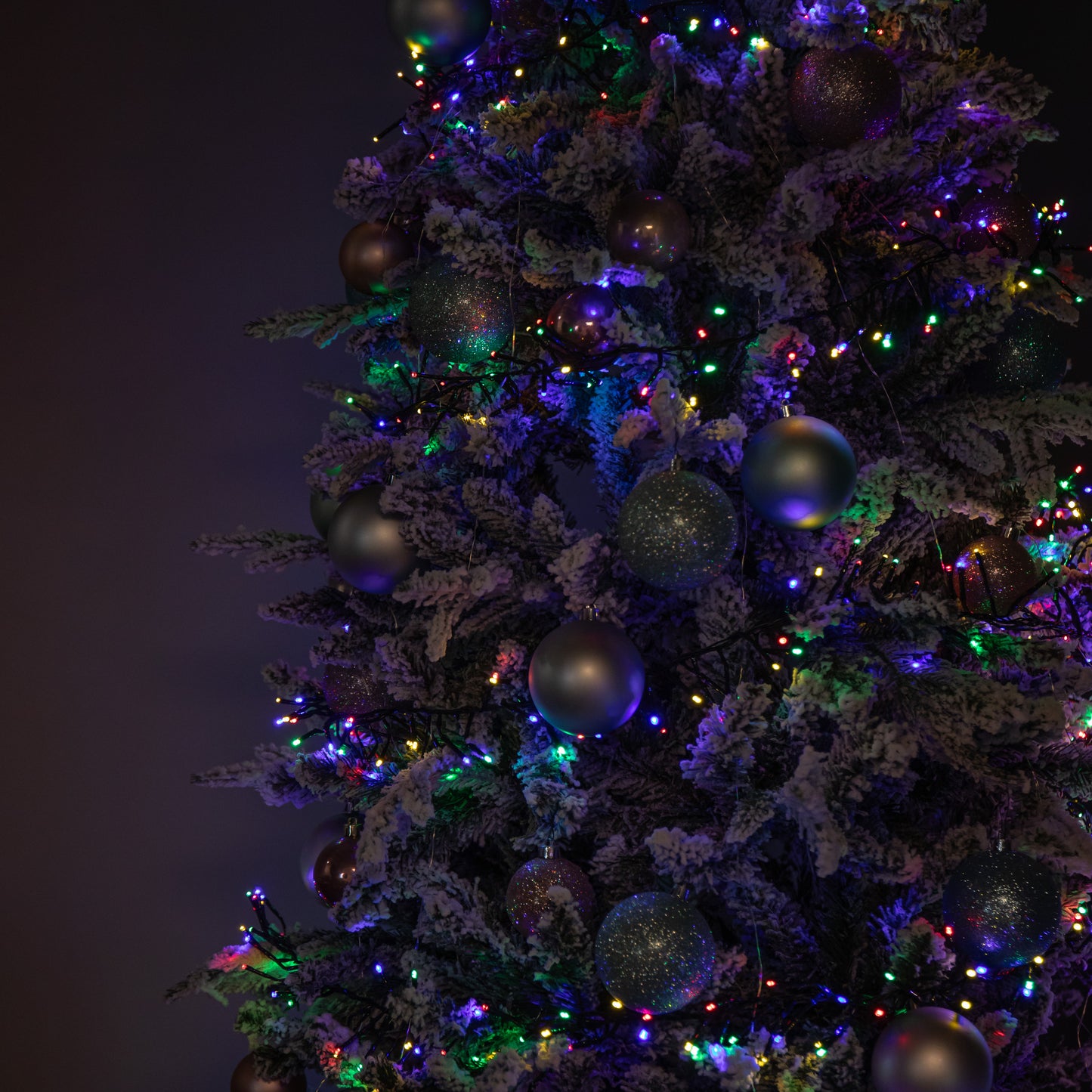 18.5m 1440 LED Christmas Cluster Multi-Action String Lights with Timer in Multi-Coloured