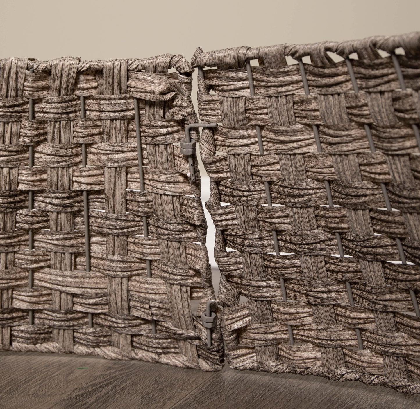 40/58cm Samuel Alexander Medium KD Plastic Wicker Rattan Woven Christmas Tree Skirt in Grey