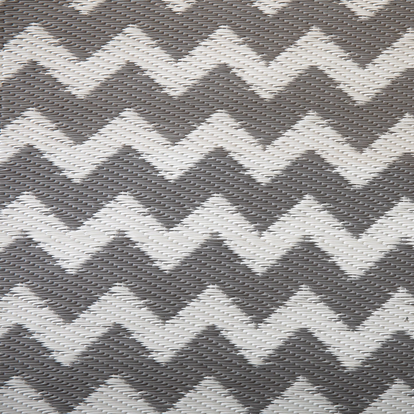 1.5m x 2.1m Atlantis Large Outdoor Alfresco Patio Rug Mat in Slate