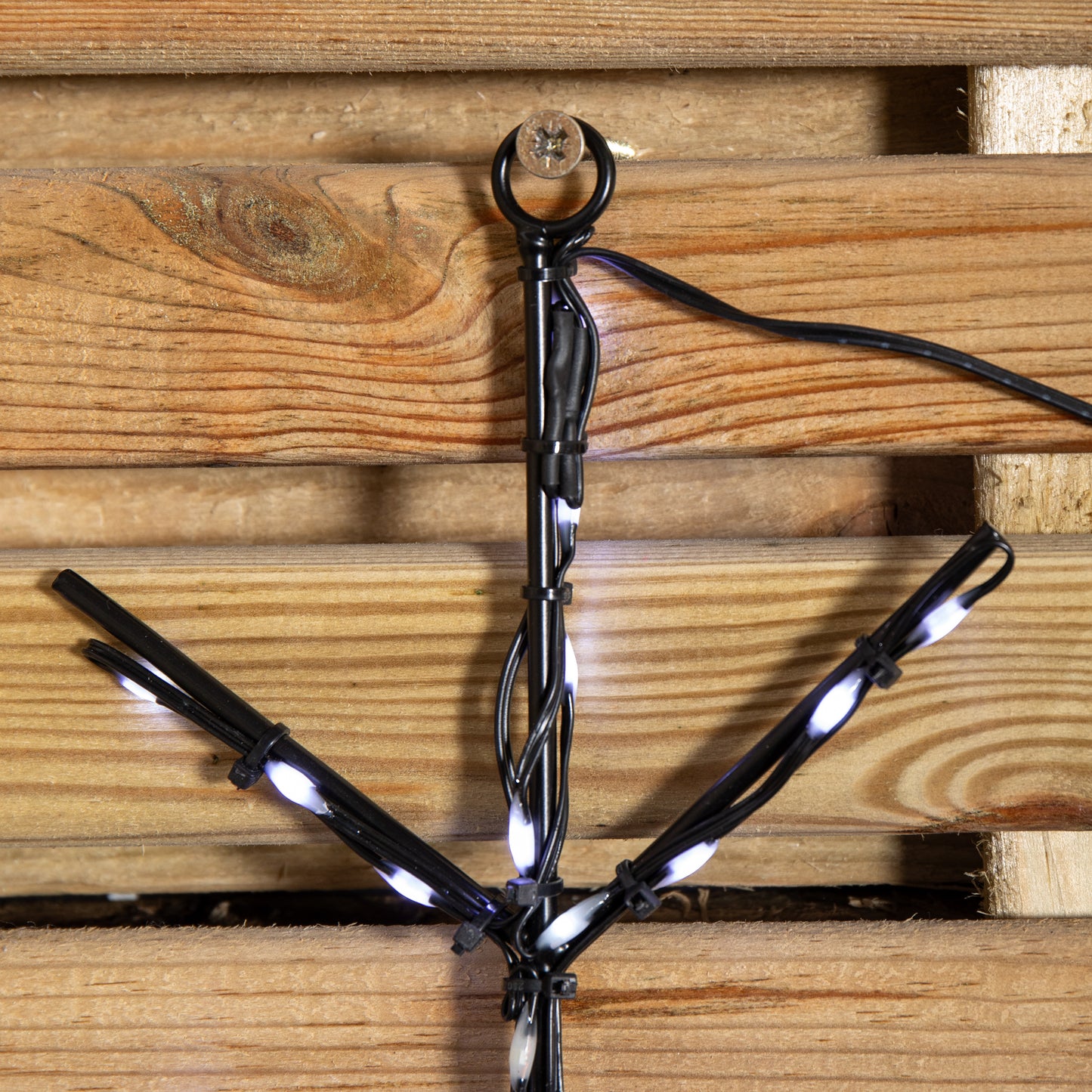 61cm Light up Twinkling Christmas Snowflake with 196 White LEDs