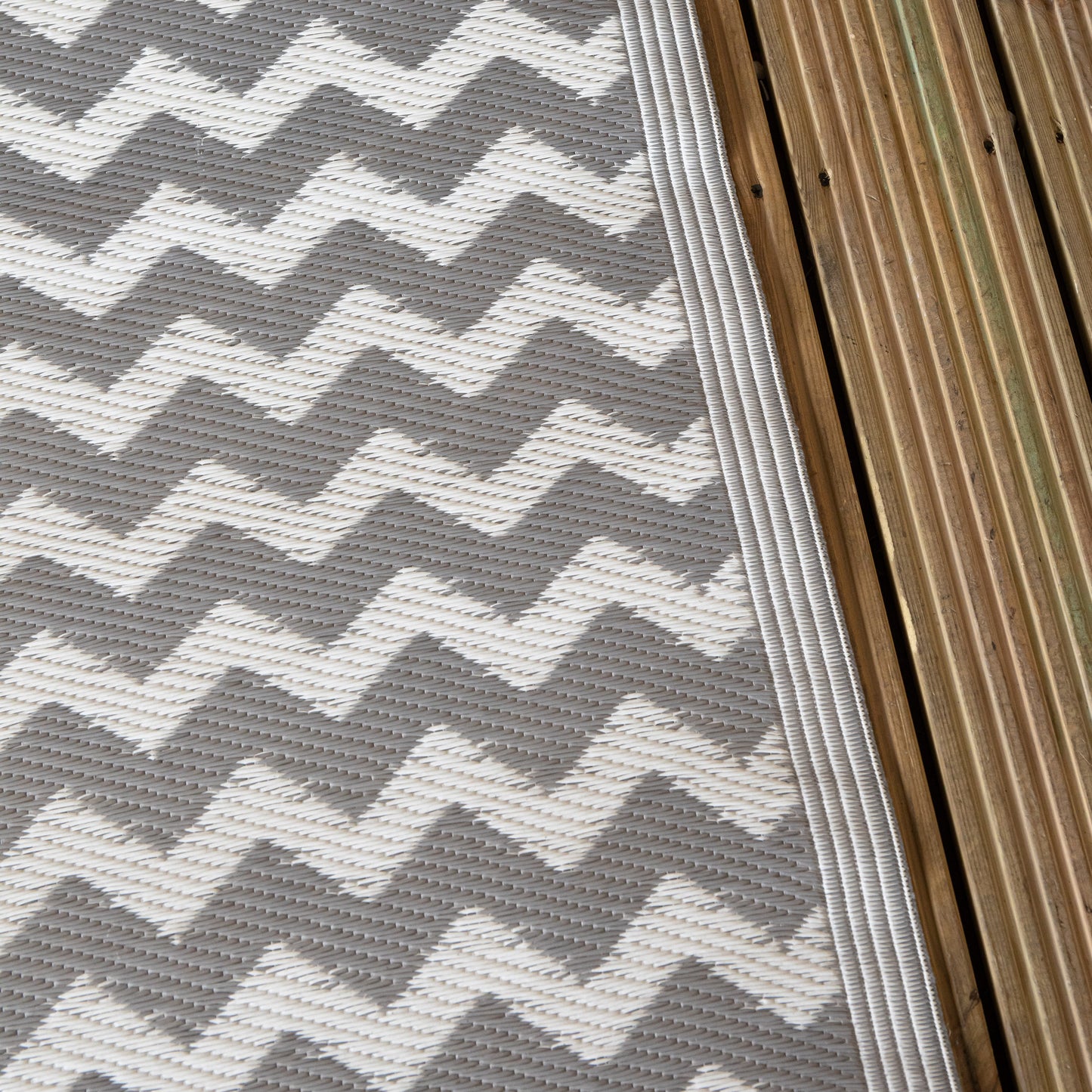 1.5m x 2.1m Atlantis Large Outdoor Alfresco Patio Rug Mat in Slate