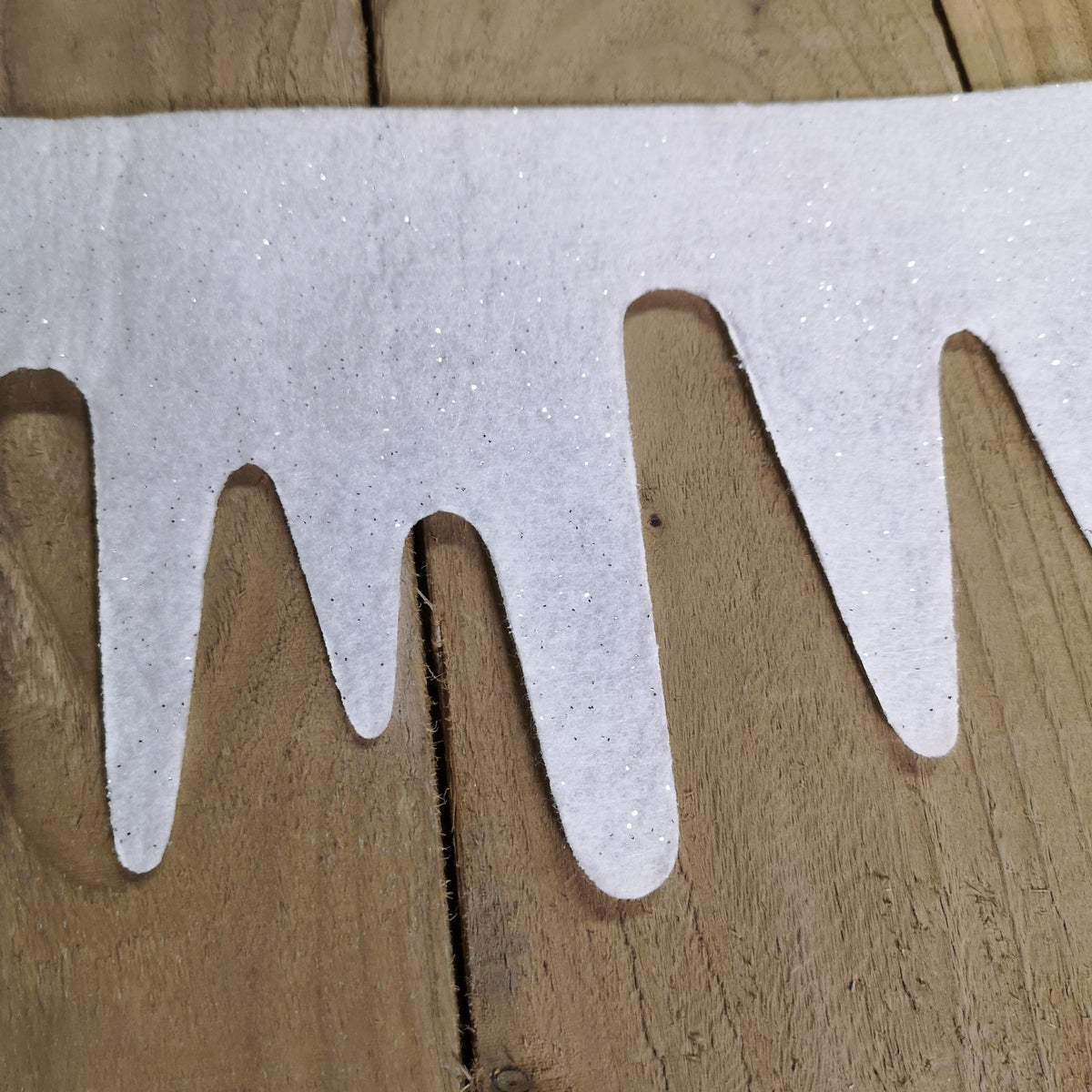Premier White Felt 18cm x 240cm Decorative Glitter Christmas Icicle Fringe Wall Fireplace Decoration