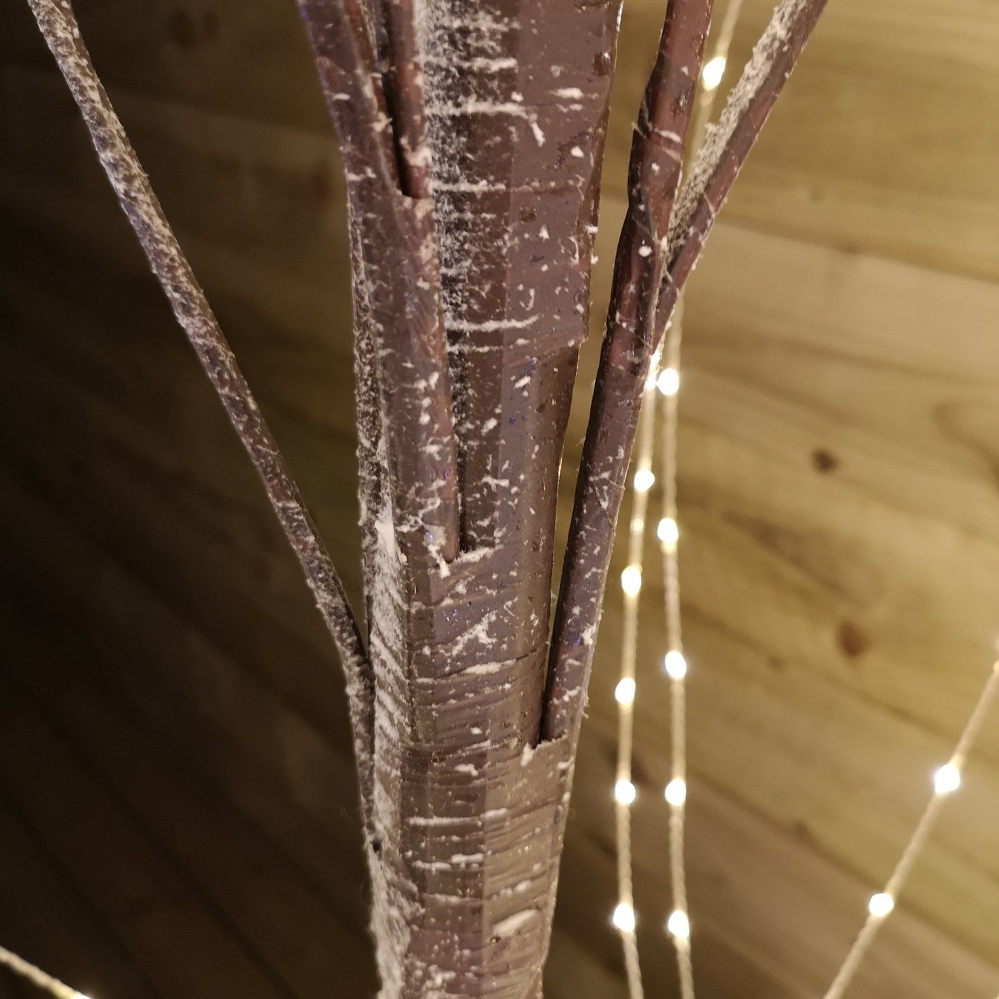 5ft 1.5m Premier Christmas Brown Flocked Static/Flashing  540 LED Willow Tree in White Mix