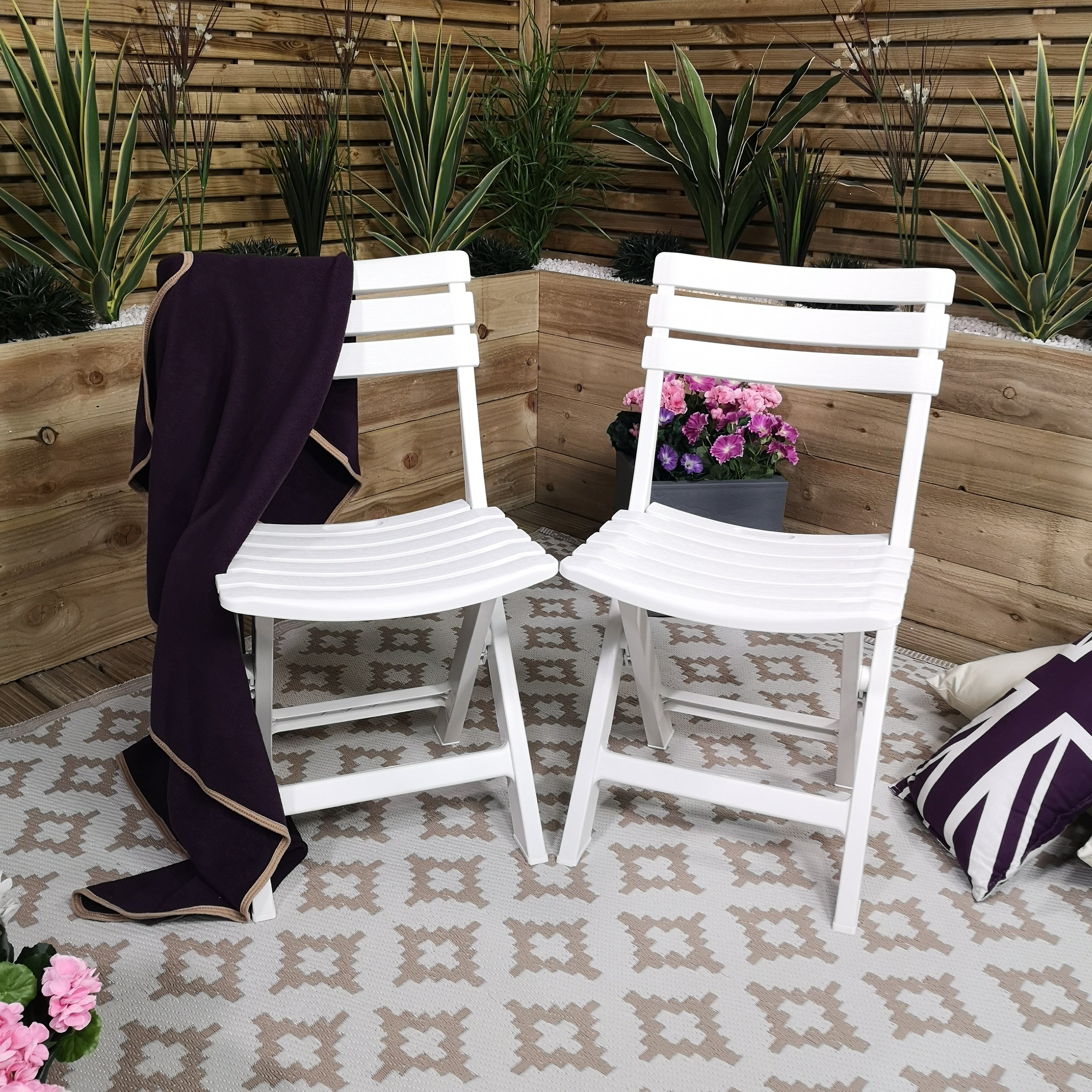 Set of 2 Komodo Lightweight Folding Outdoor Garden Chair in White
