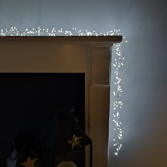 800 LED 5.5m Premier Christmas Indoor Outdoor Wire Cluster Lights with Timer in Cool White